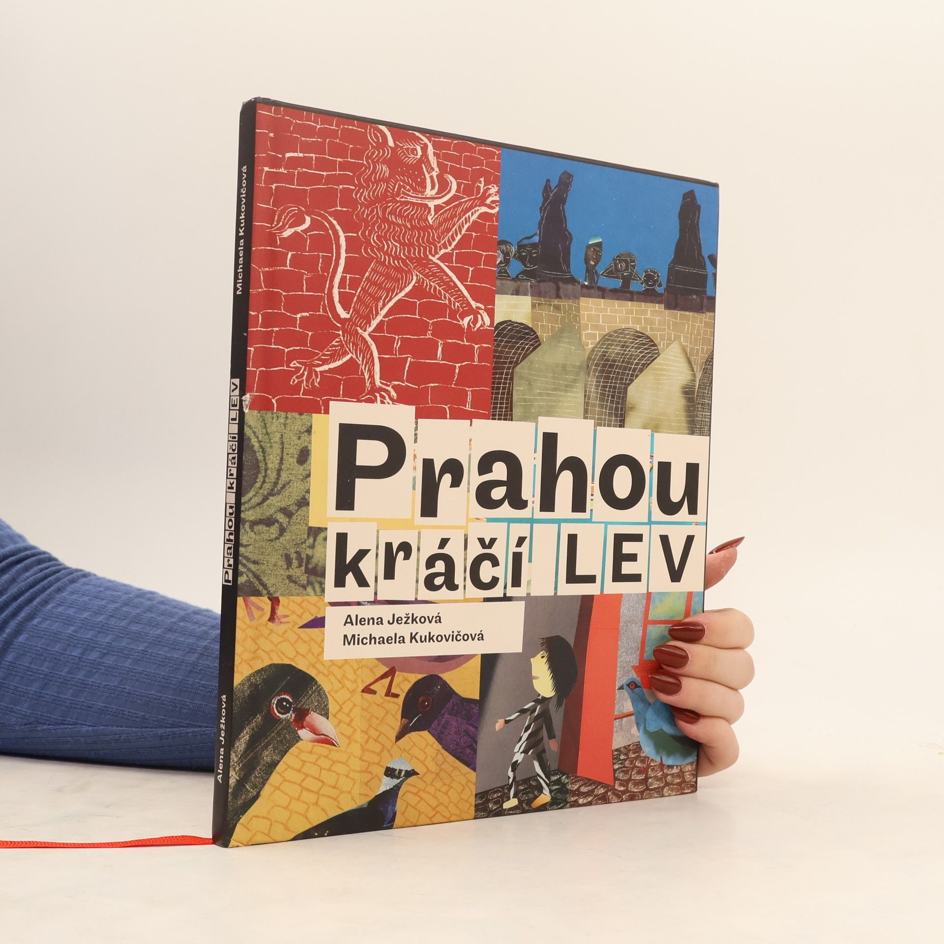 Michaela Kukovičová Prahou kráčí lev