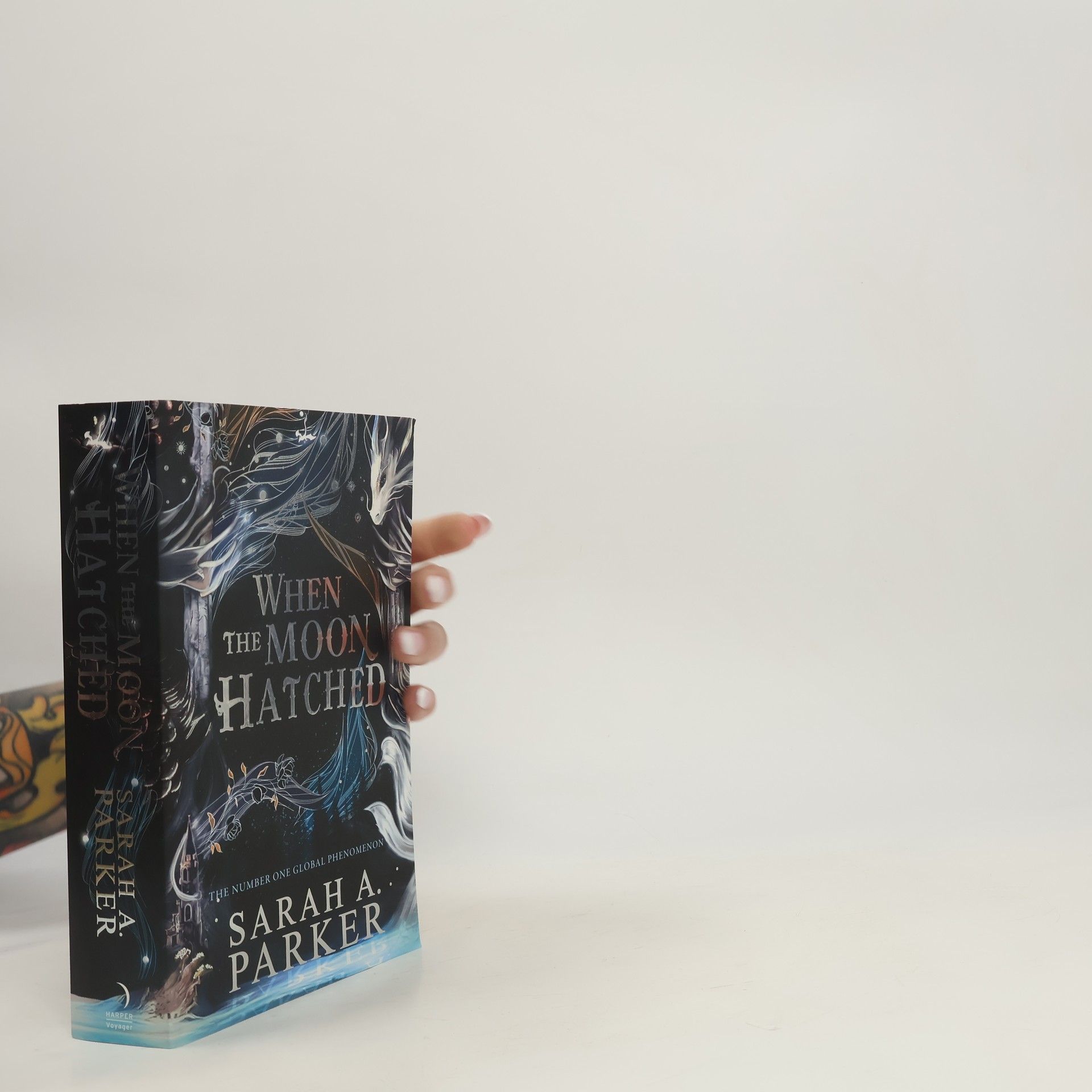 Sarah A. Parker When the Moon Hatched (The Moonfall Series, Book 1)