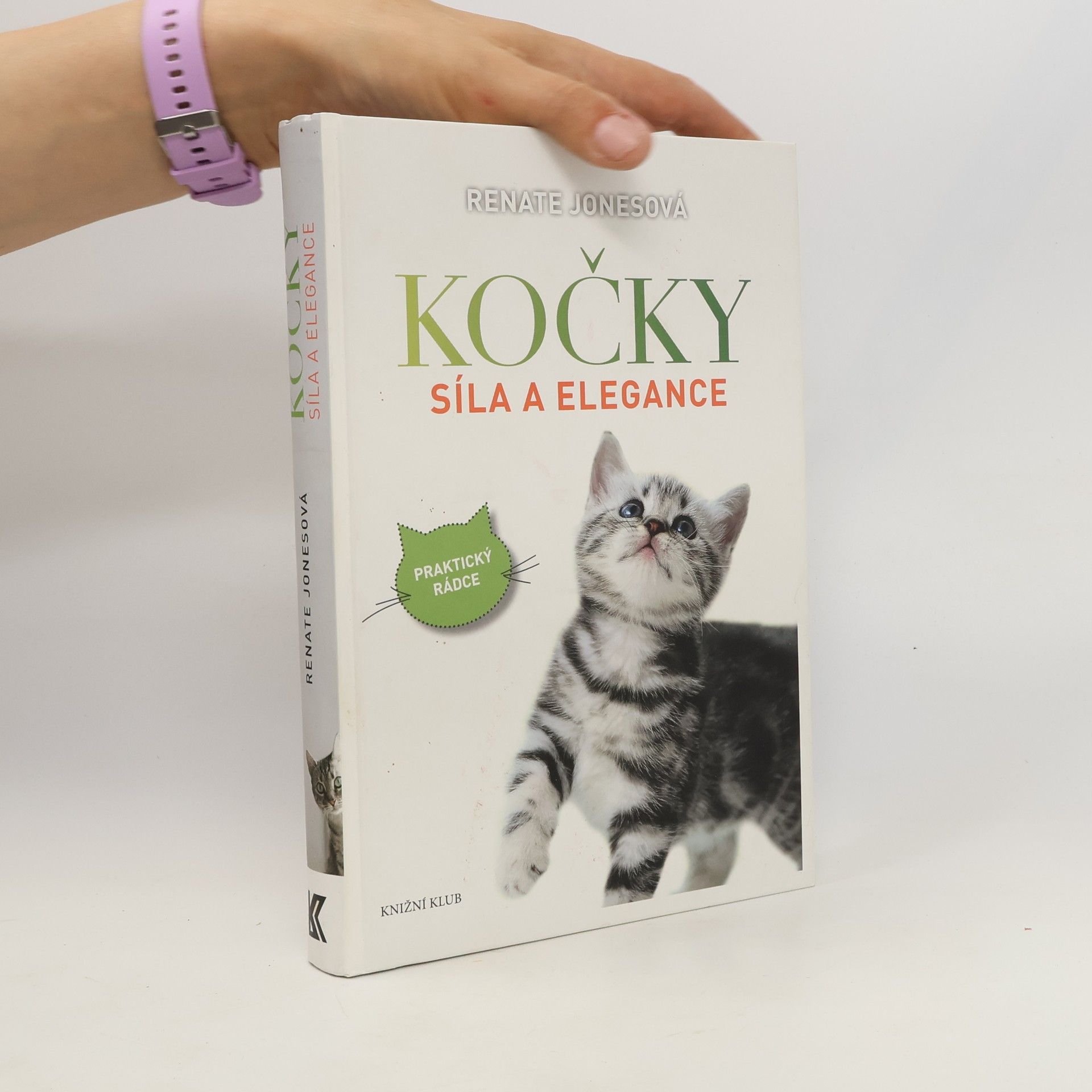 Renate Jones Kočky : síla a elegance