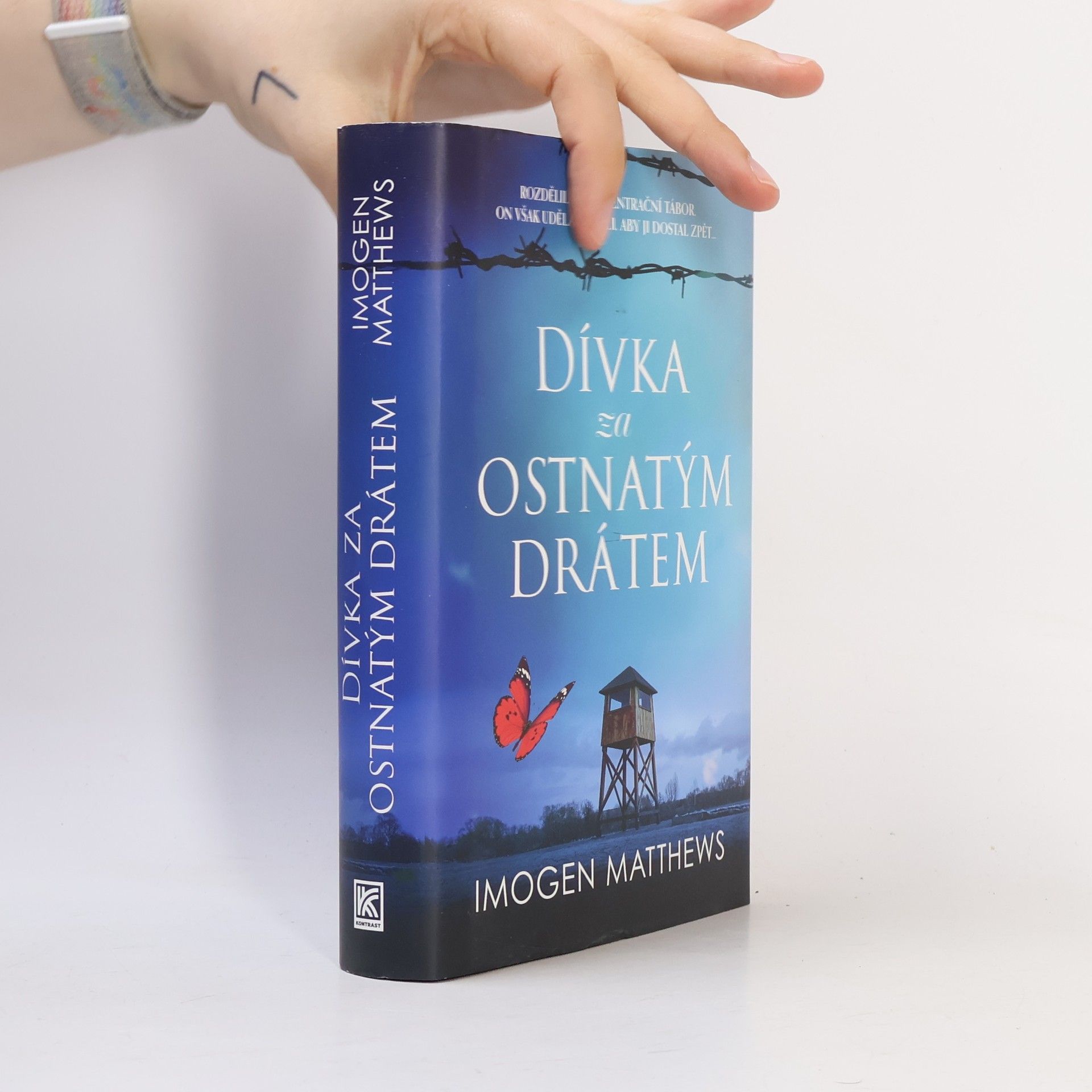 Imogen Matthews Dívka za ostnatým drátem