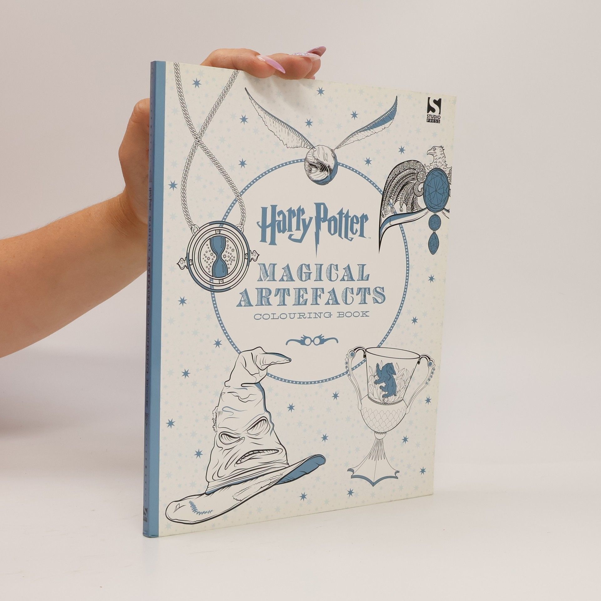 Scholastic Harry Potter. Magical Artefacts. Colouring Book