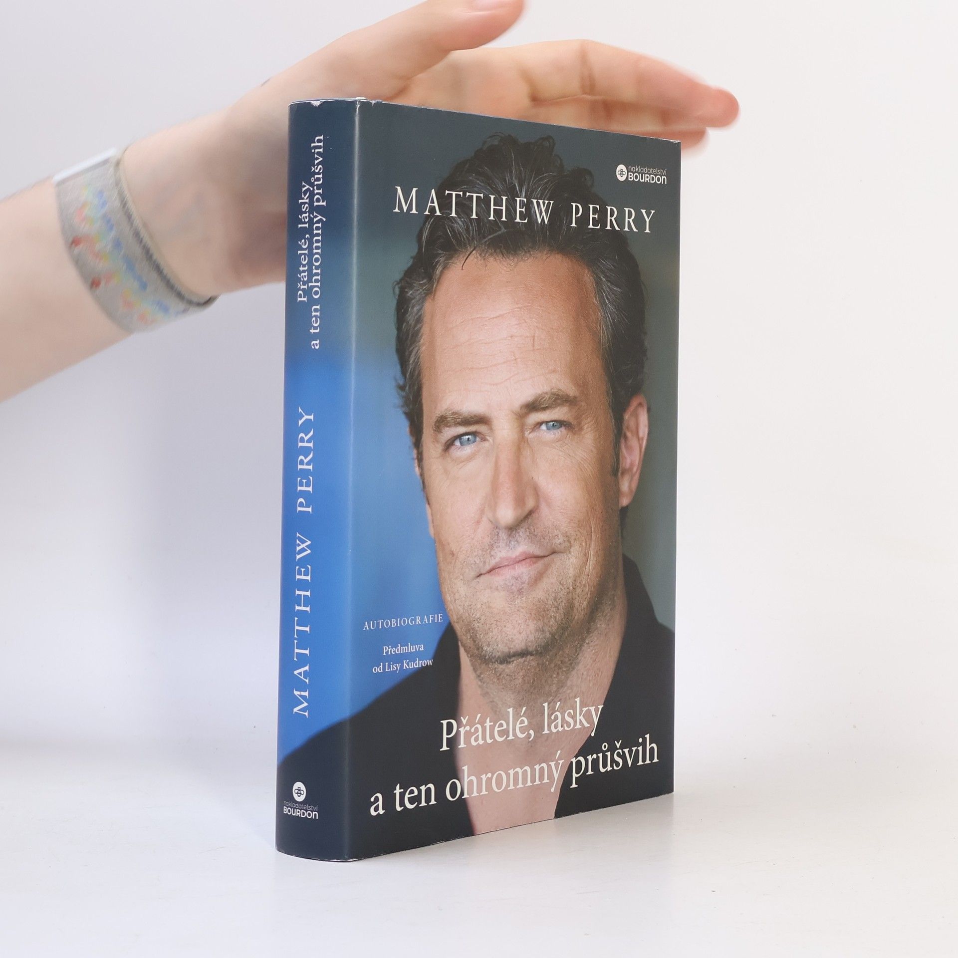 Matthew Perry Přátelé, lásky a ten ohromný průšvih