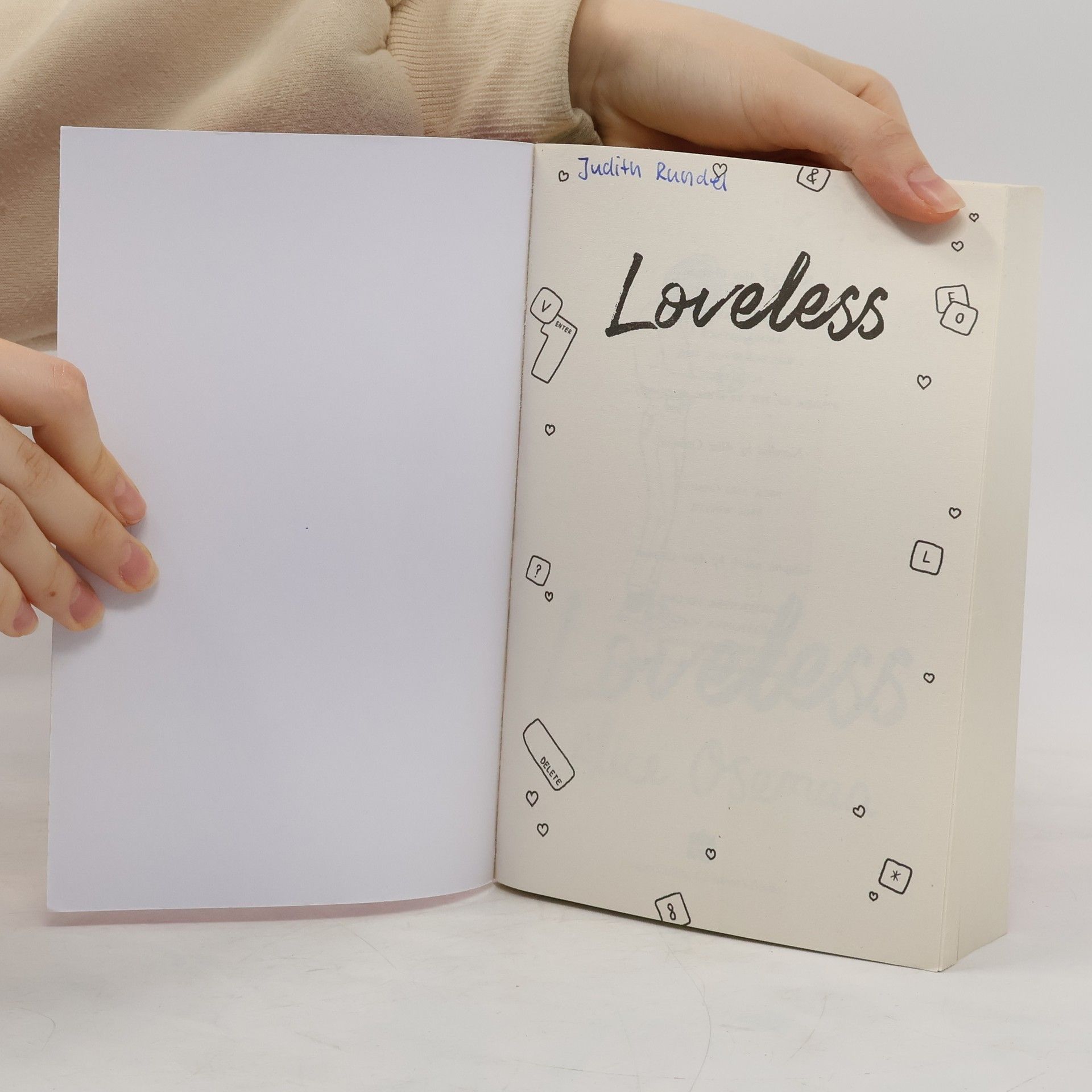 Alice Oseman Loveless