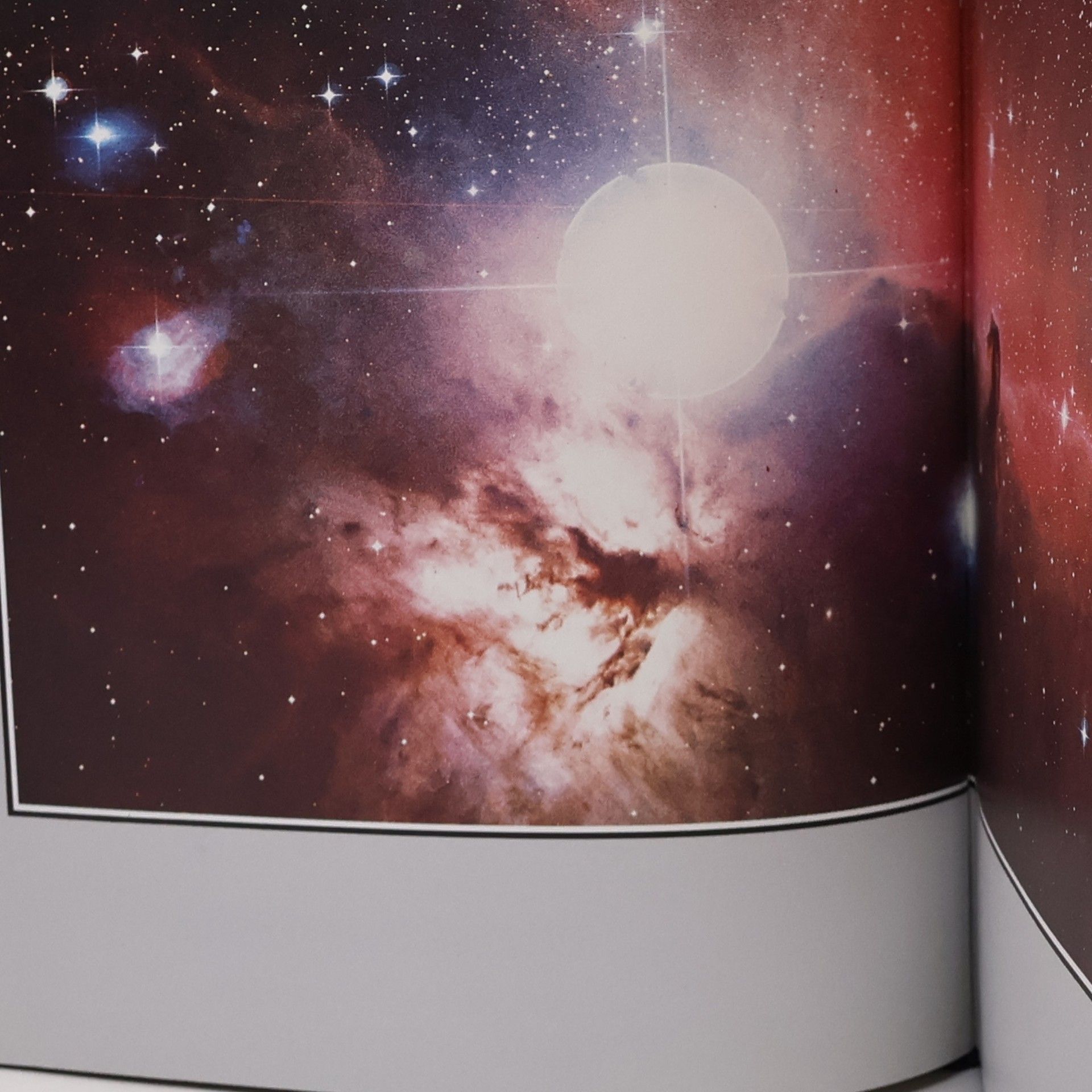 Iain Nicolson Le Monde des Sciences: L'Univers