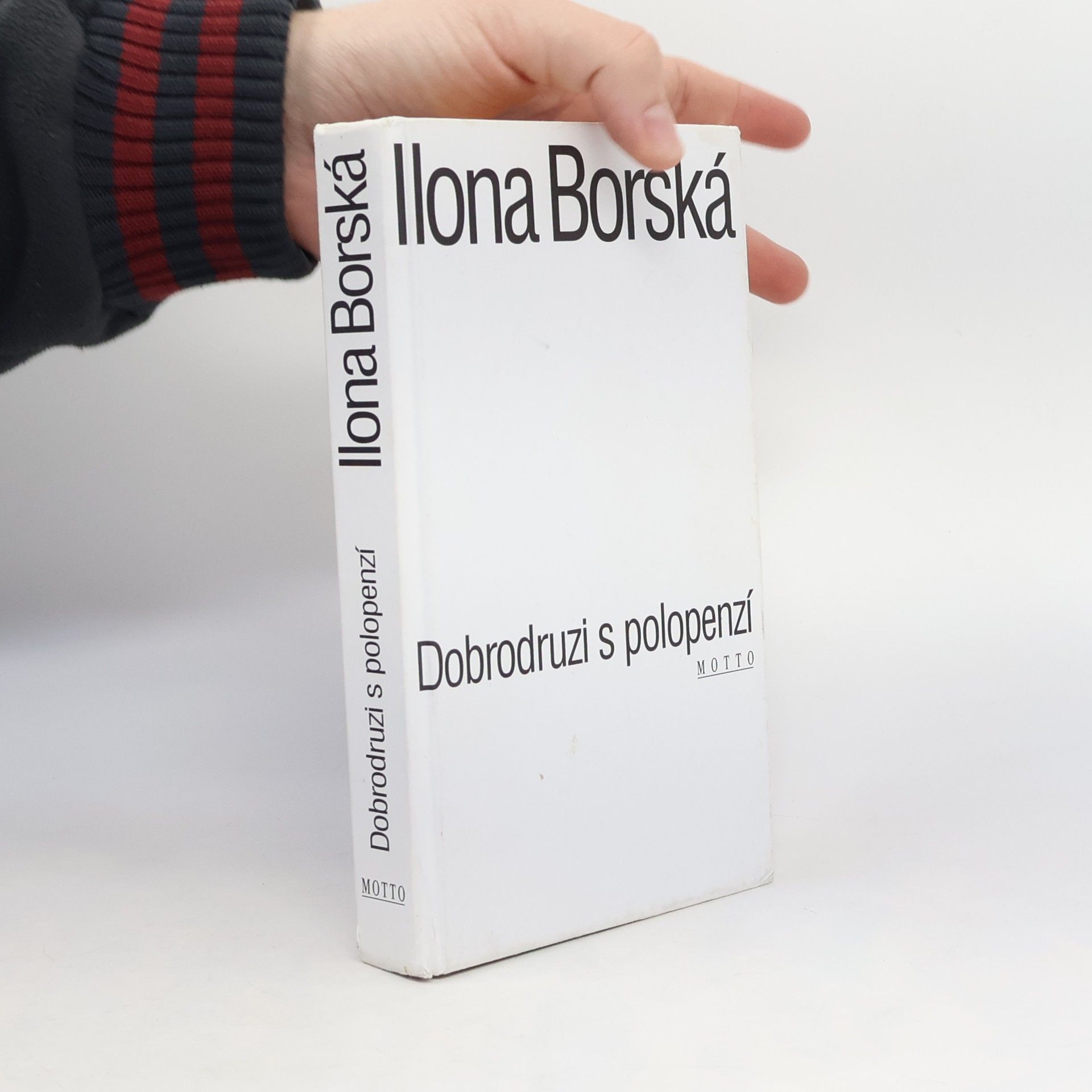 Ilona Borská Dobrodruzi s polopenzí