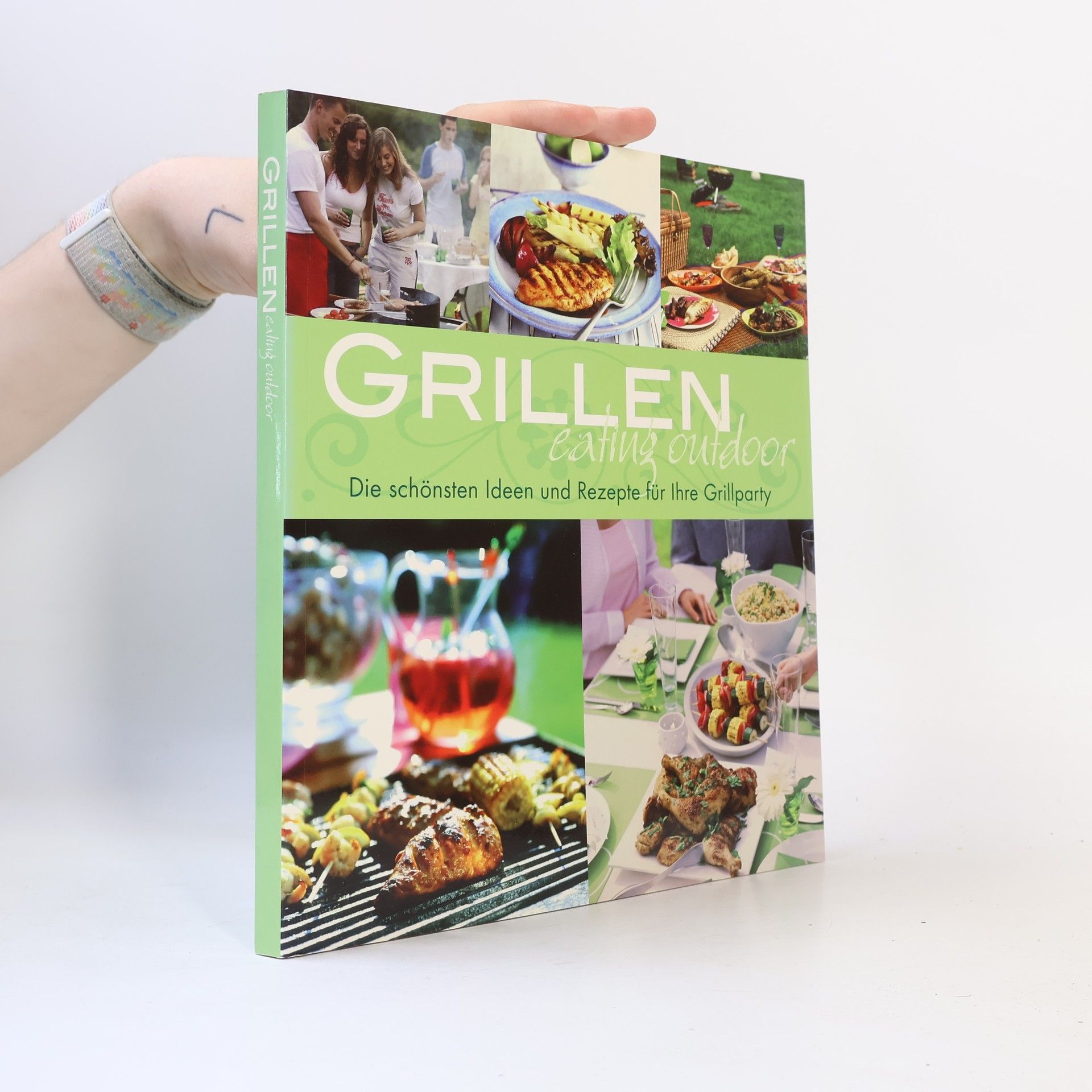 AA.VV. Grillen eating outdoor