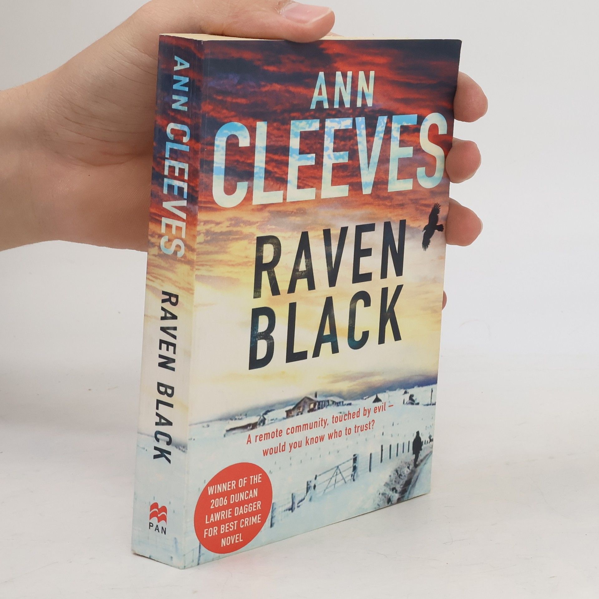 Ann Cleeves Raven Black