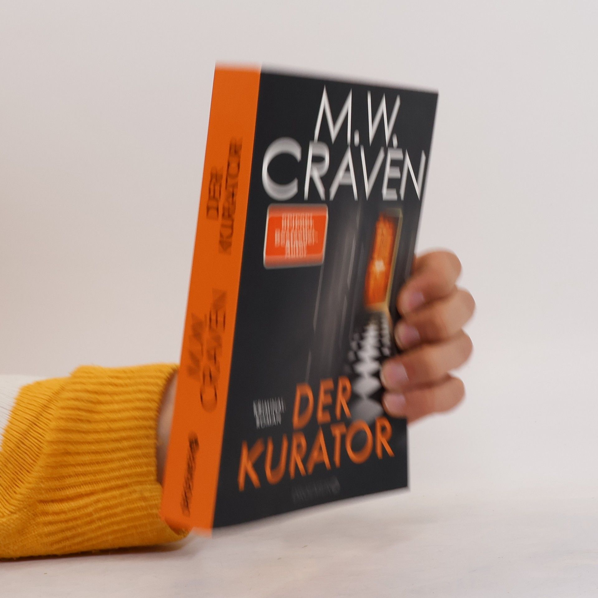 M. W. Craven Der Kurator