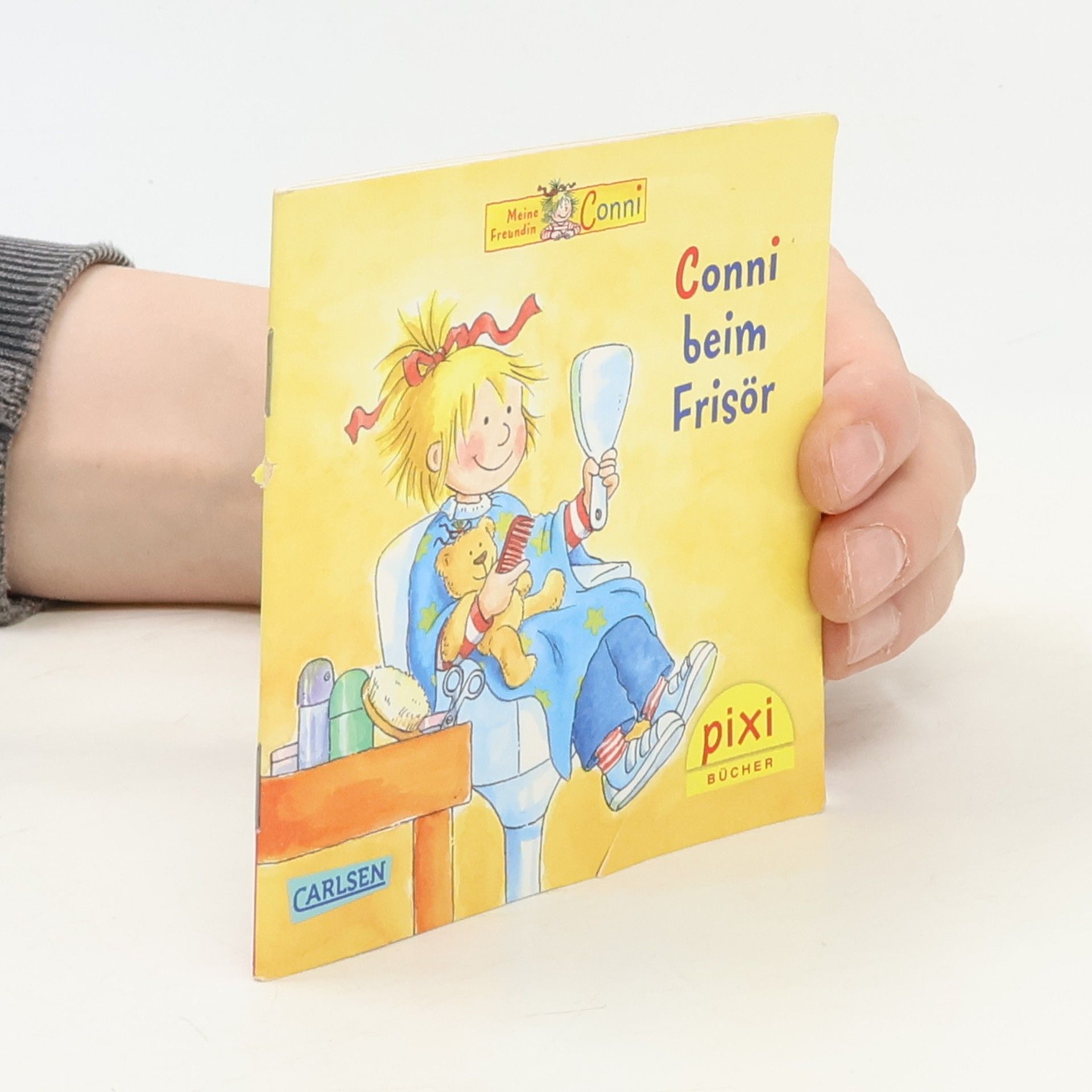 Liane Schneider Conni beim Frisör
