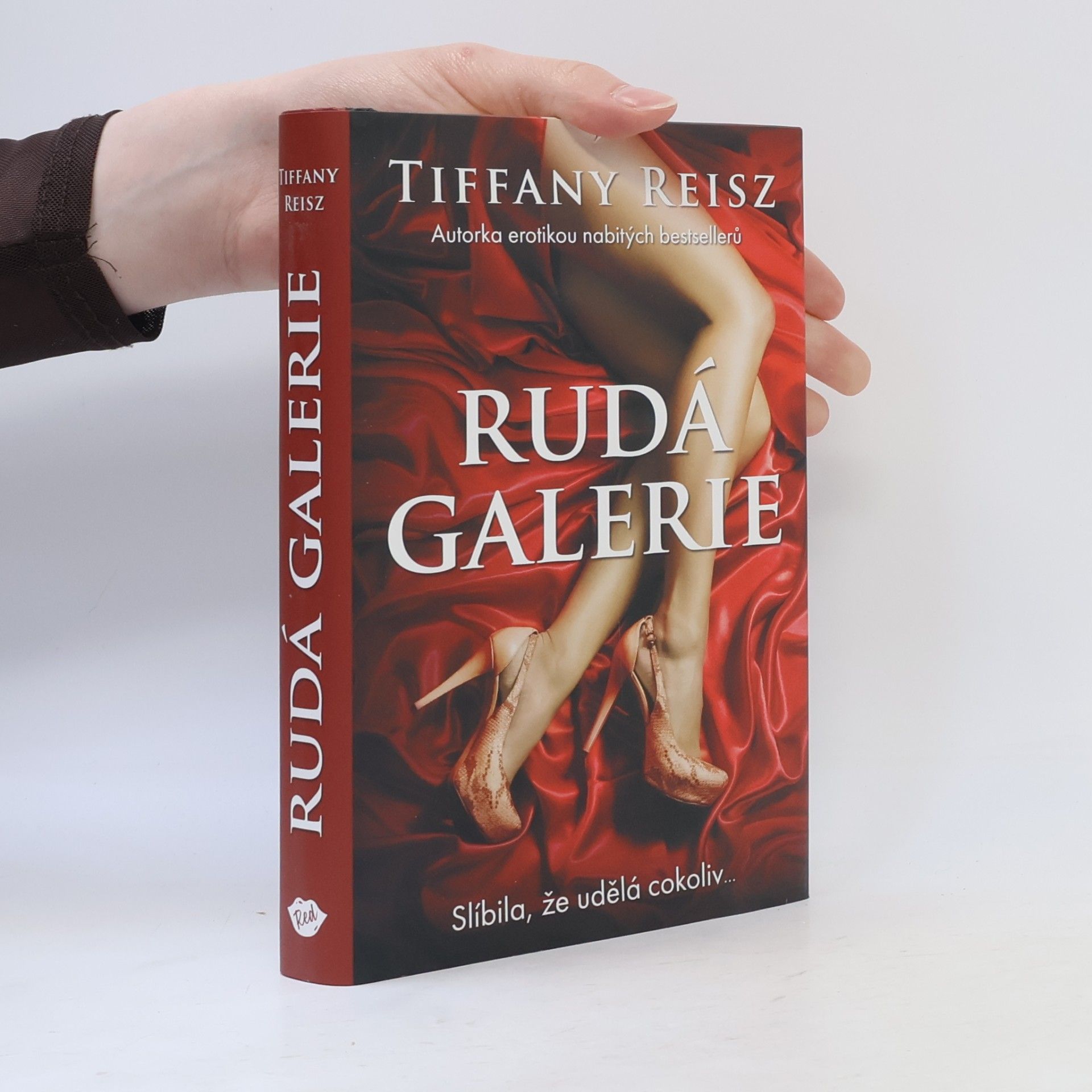 Tiffany Reisz Rudá galerie