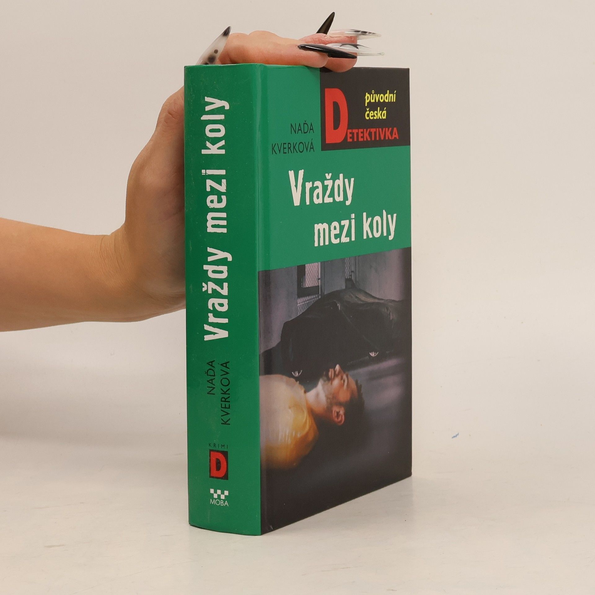 Naďa Kverková Vraždy mezi koly