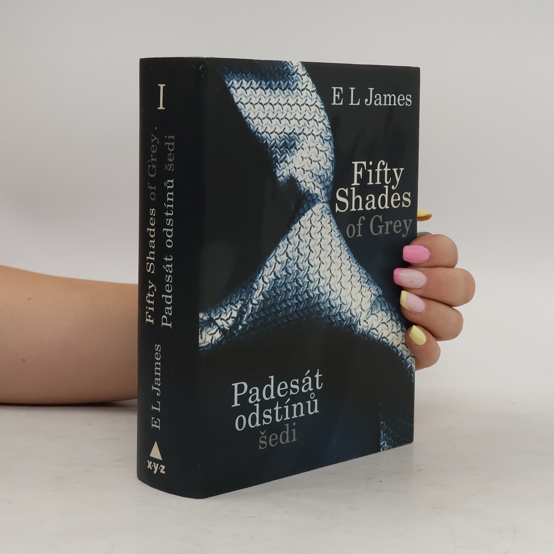 E. L. James Padesát odstínů šedi