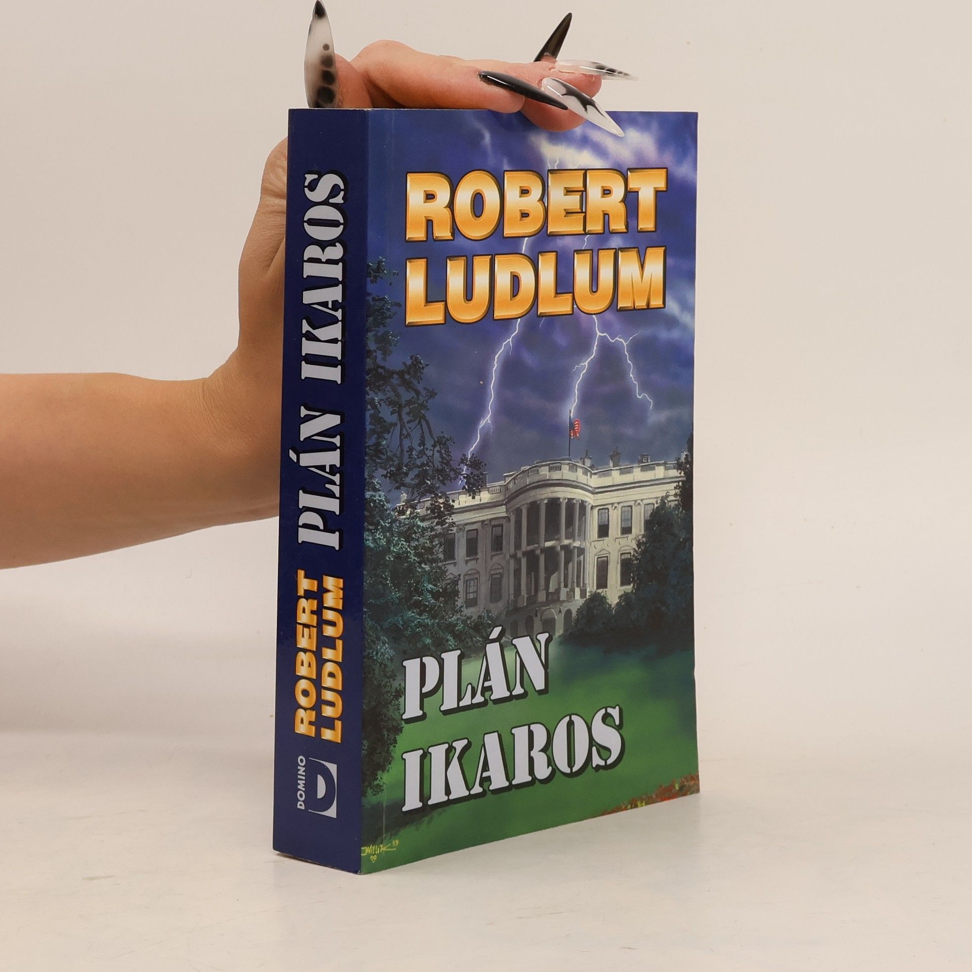Robert Ludlum Plán Ikaros
