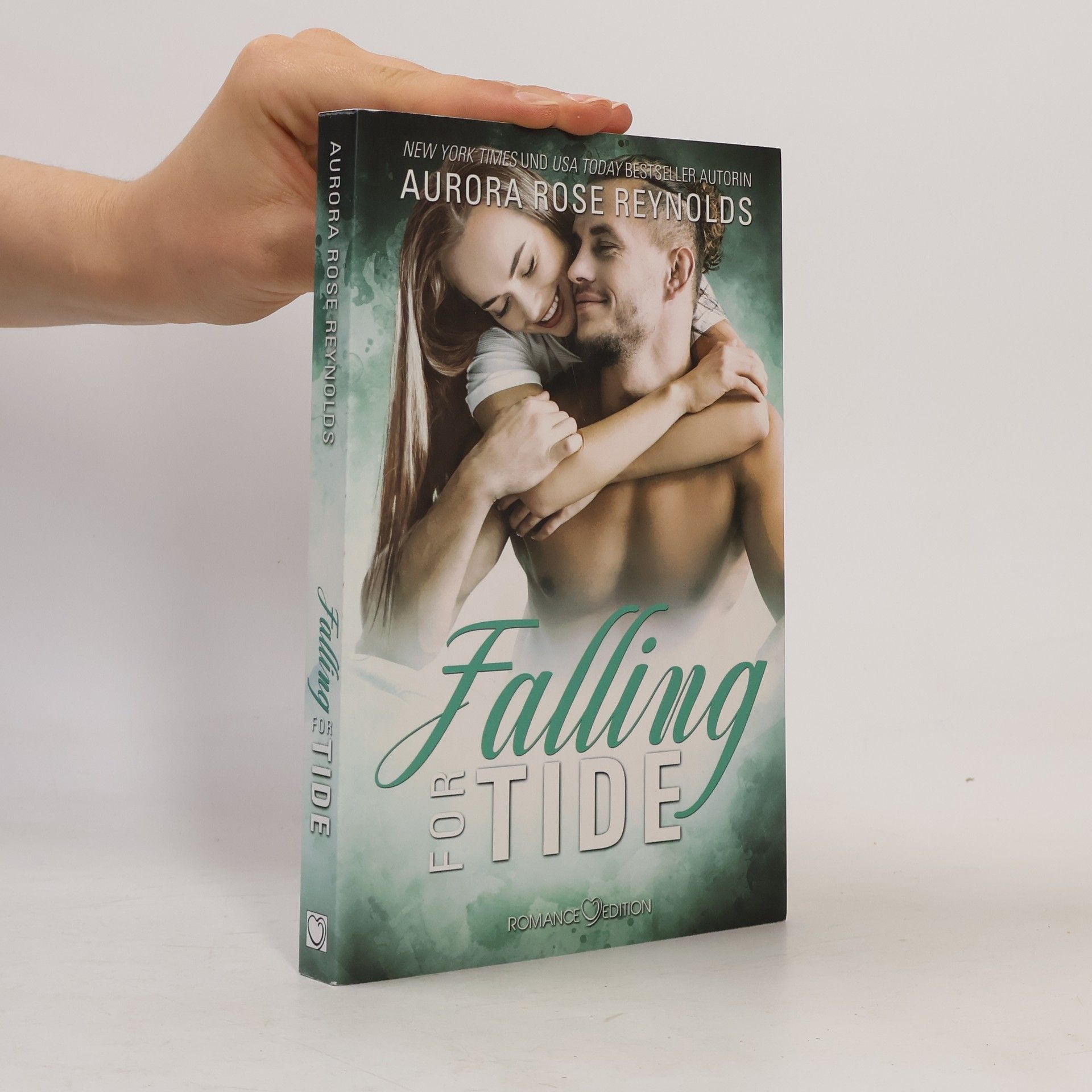Aurora Rose Reynolds Falling for Tide