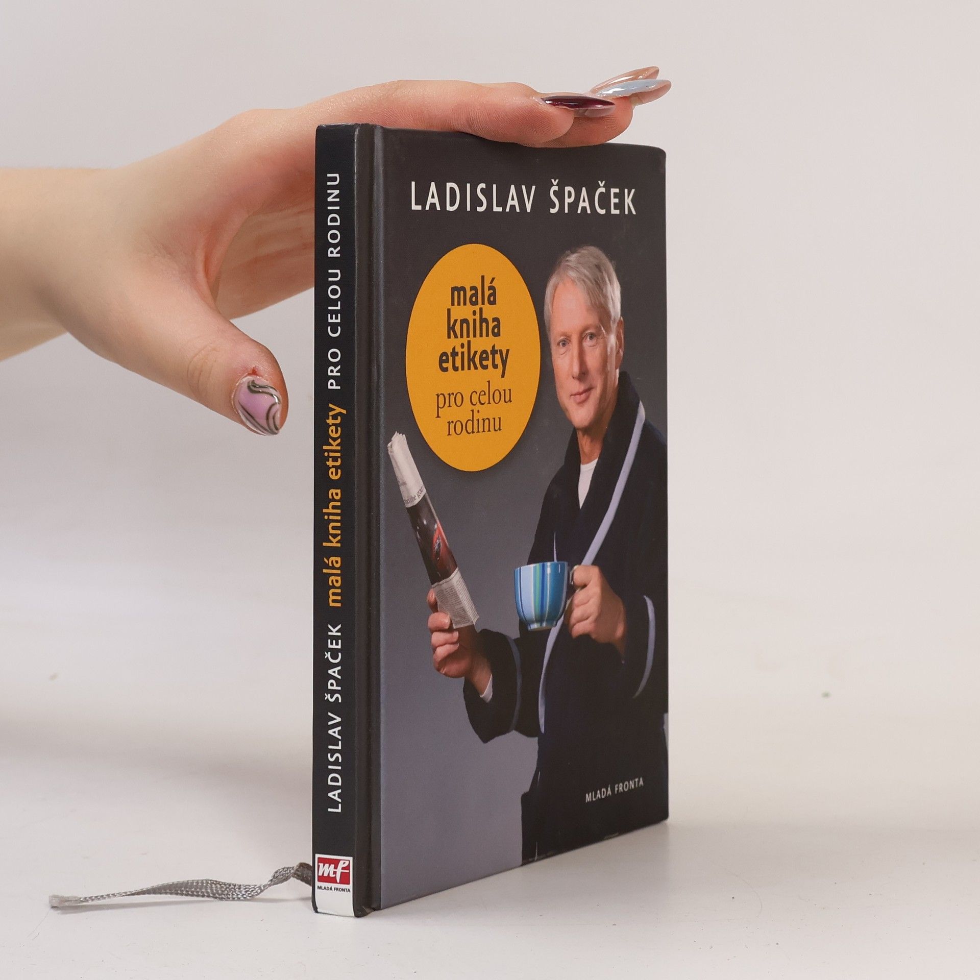 Malá kniha etikety pro celou rodinu