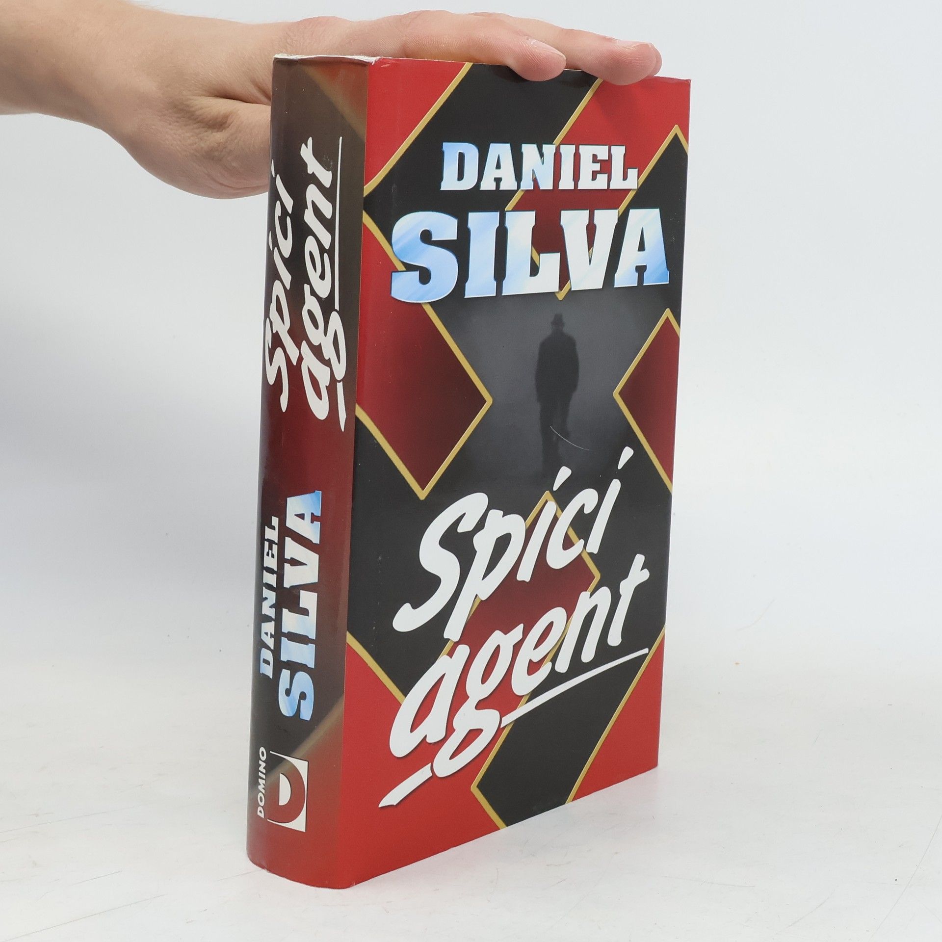 Daniel Silva Spící agent