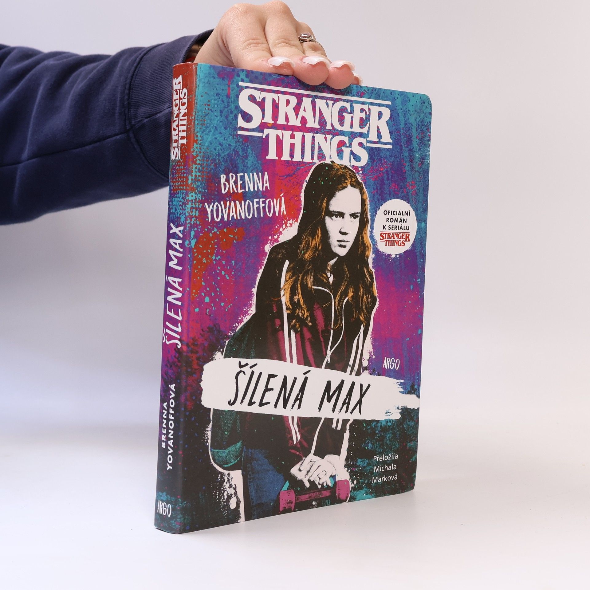 Brenna Yovanoff Stranger Things. Šílená Max