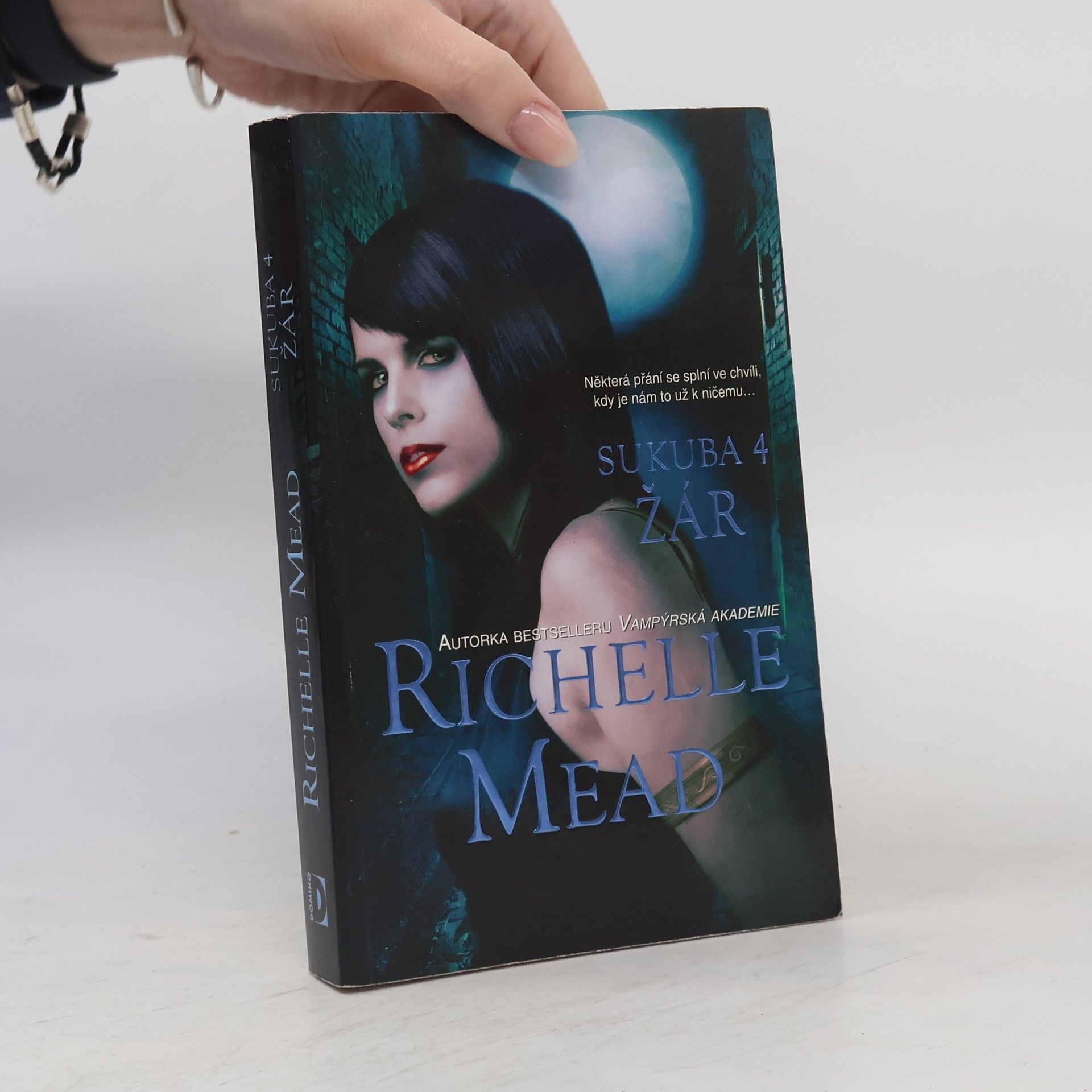 Richelle Mead Sukuba 4 - Žár