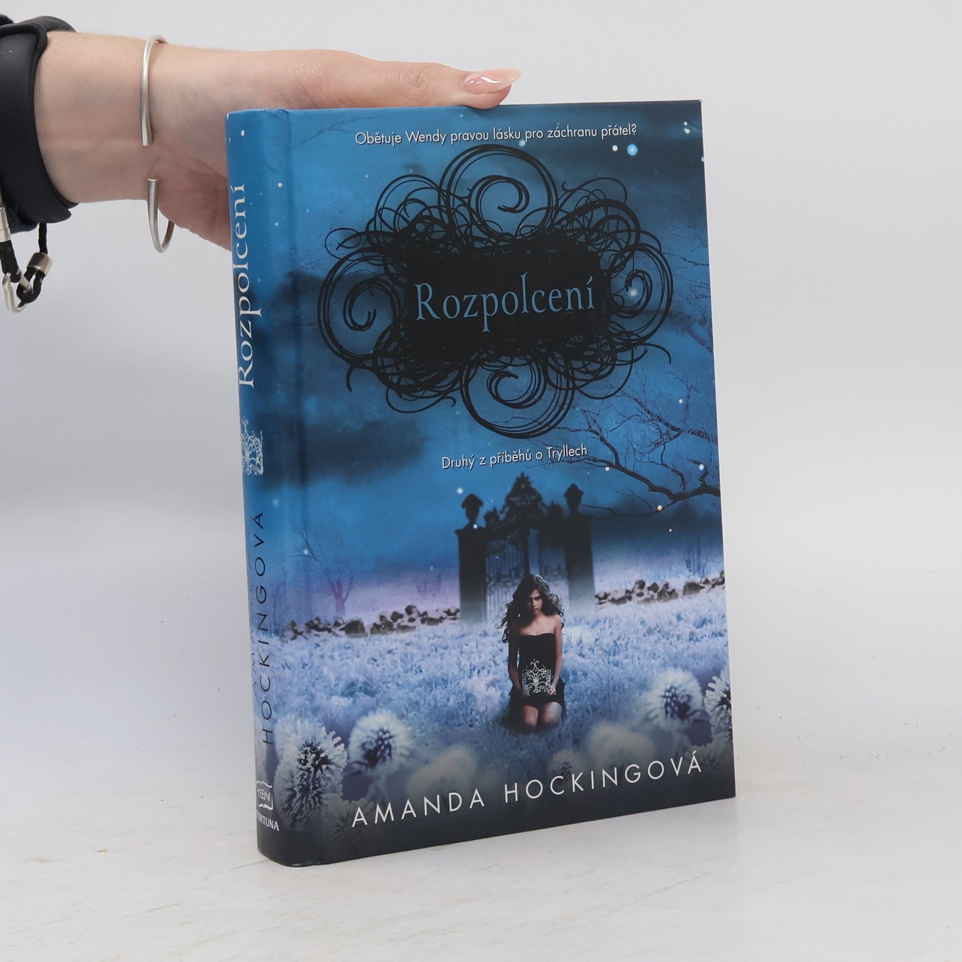 Amanda Hocking Rozpolcení. 2. část trilogie