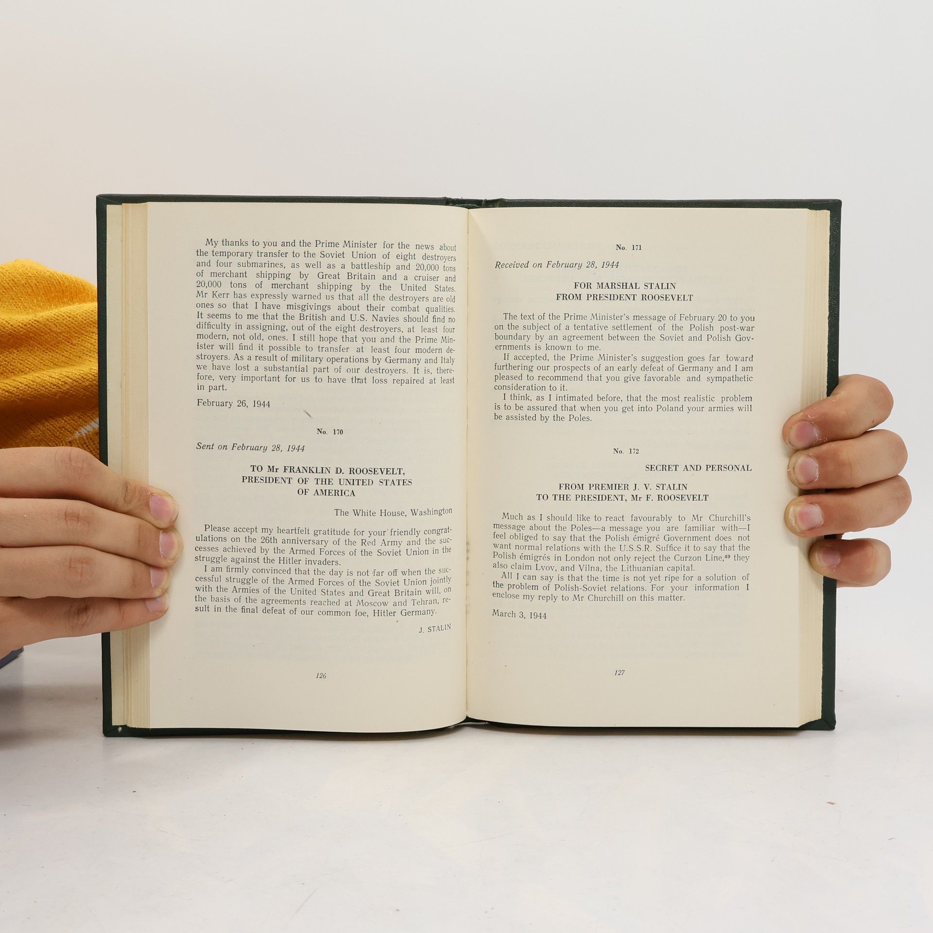 Kolektív autorov Correspondence Between the Chairman of the Council of Ministers of the U.S.S.R. and the Presidents of the U.S.A. and the Prime Ministers of Great Britain During the Great Patriotic War of 1941-1945 II