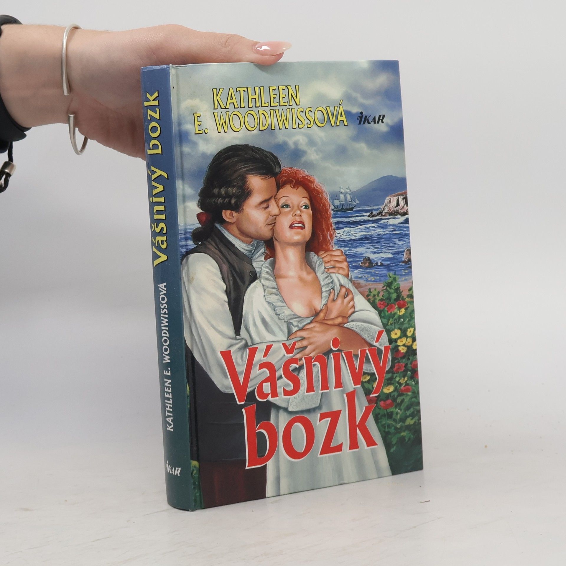 Kathleen E. Woodiwiss Vášnivý bozk