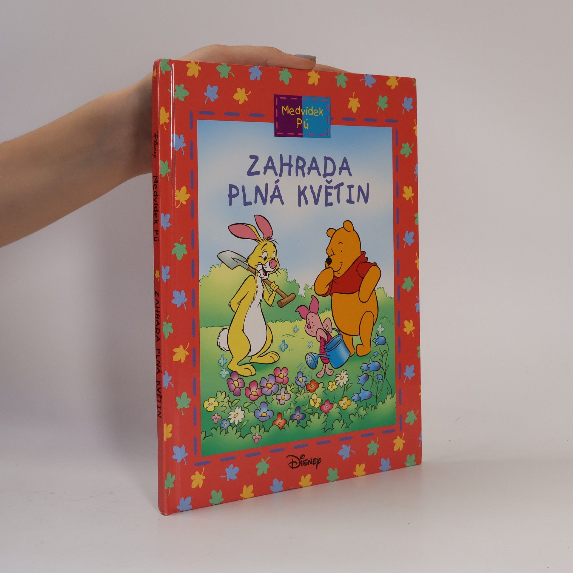 Zahrada plná květin