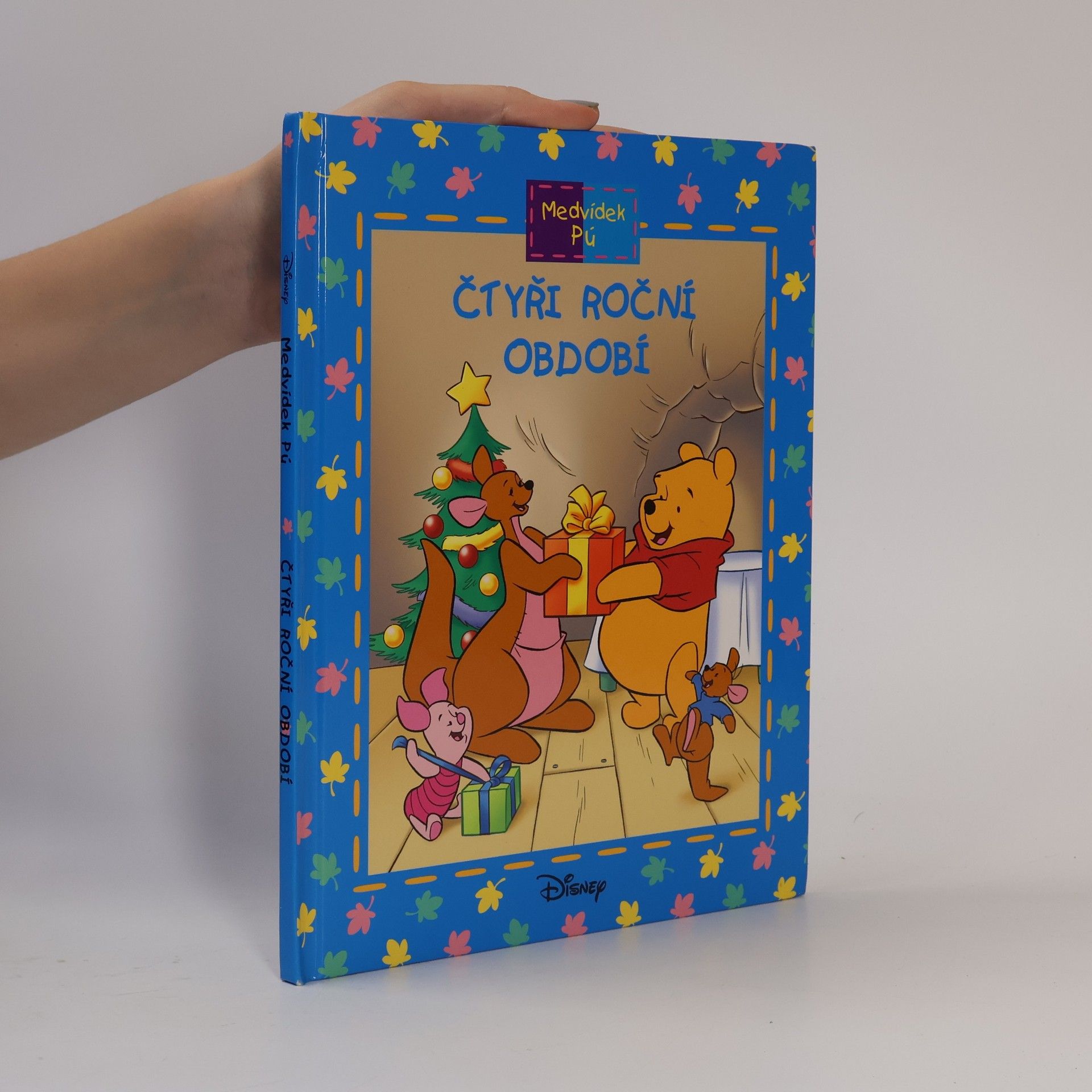 Medvídek Pú. Čtyři roční období