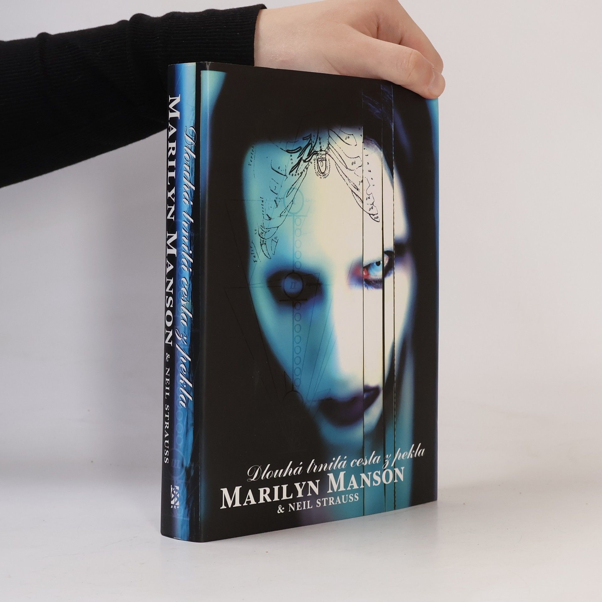 Marilyn Manson Dlouhá trnitá cesta z pekla