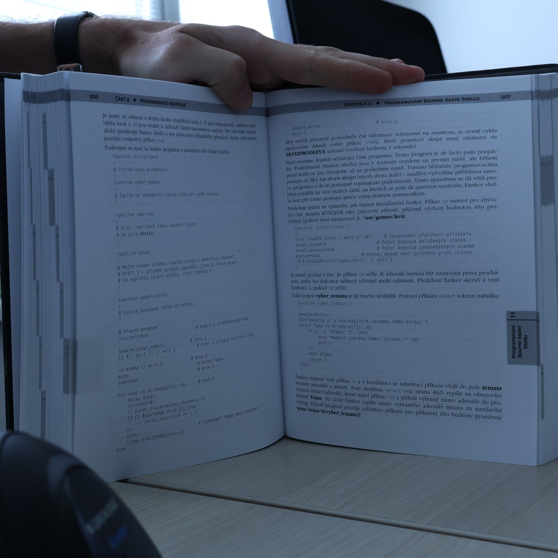 Mark G. Sobell Mistrovství v Linuxu: Příkazový řádek, shell, programování
