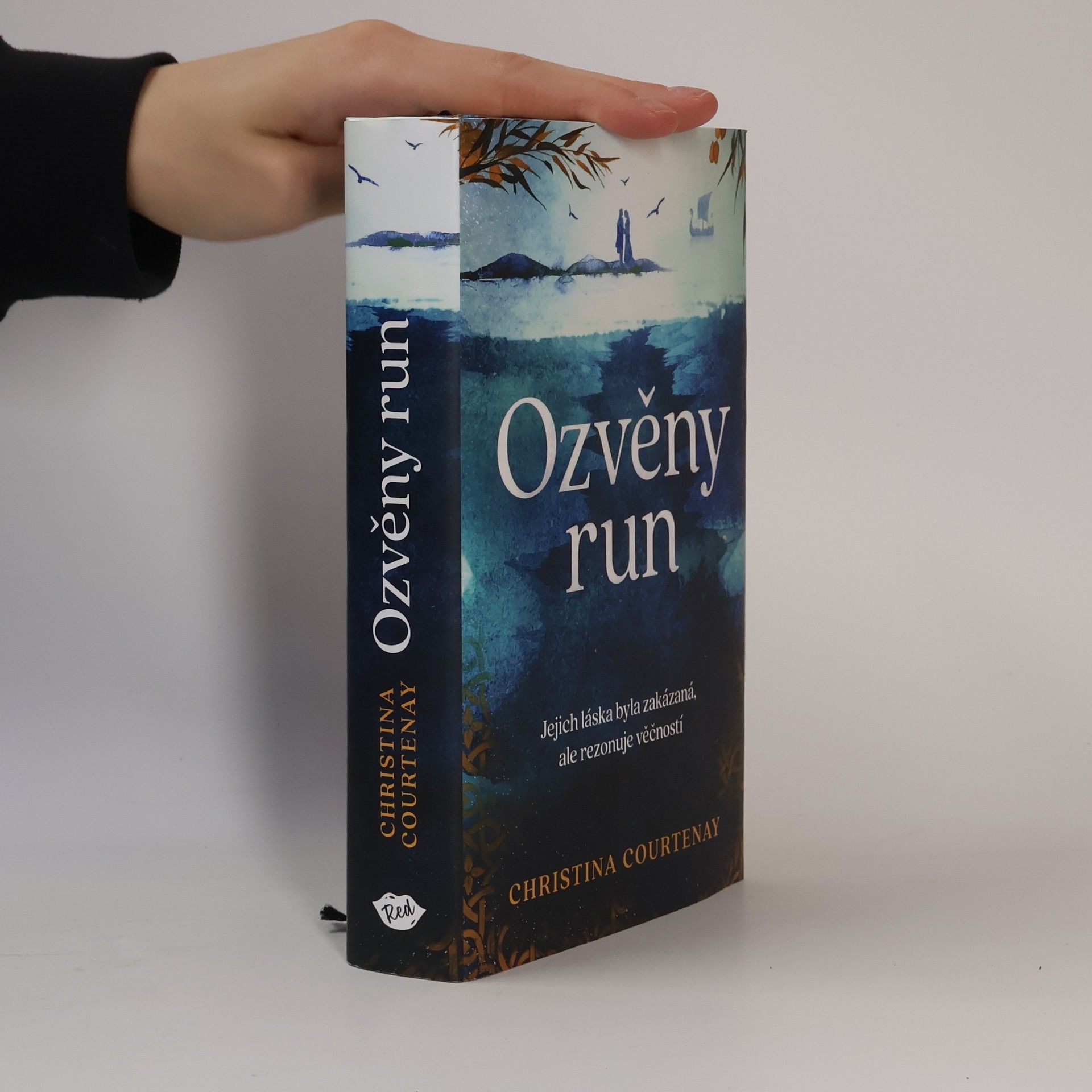 Christina Courtenay Ozvěny run