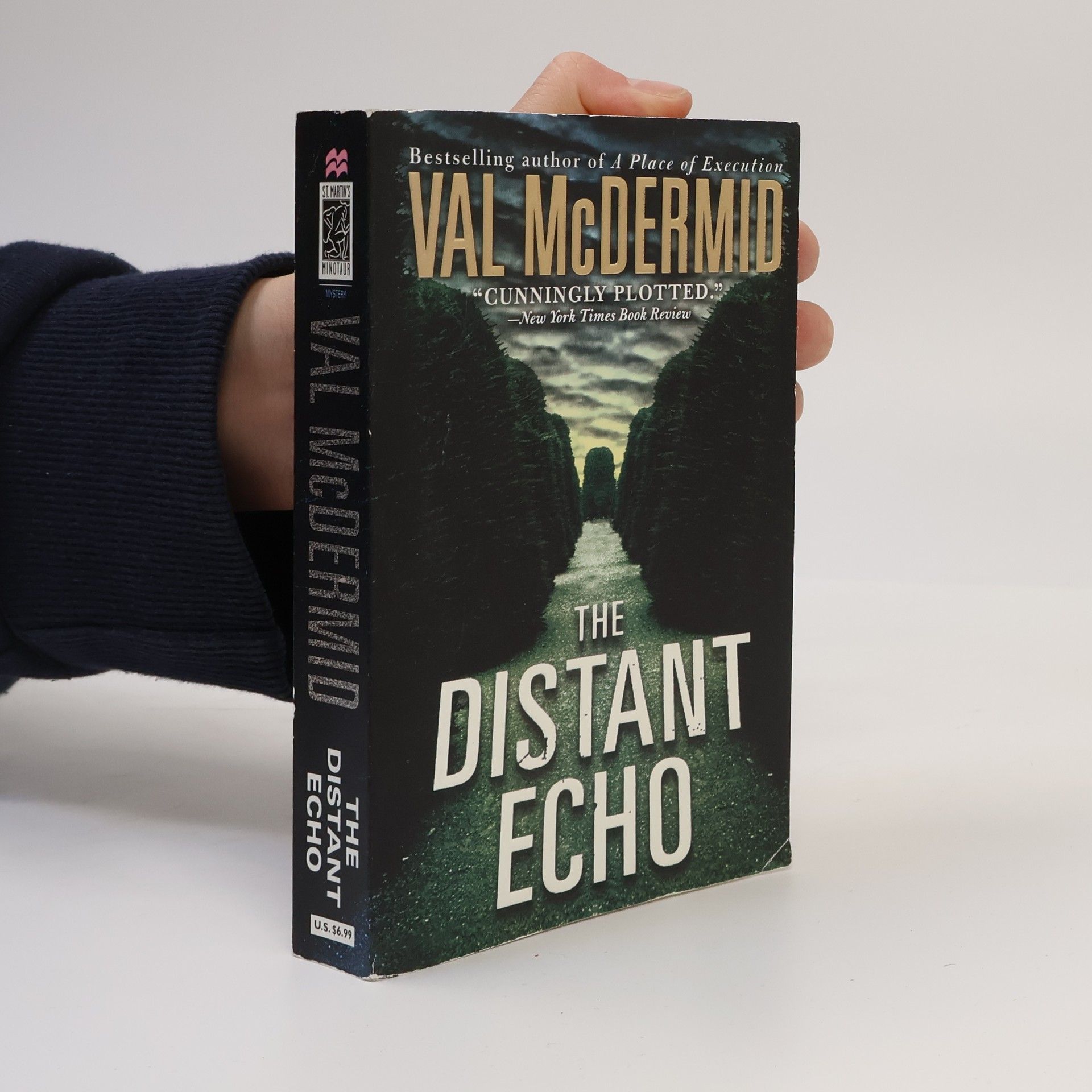 Val McDermid The Distant Echo