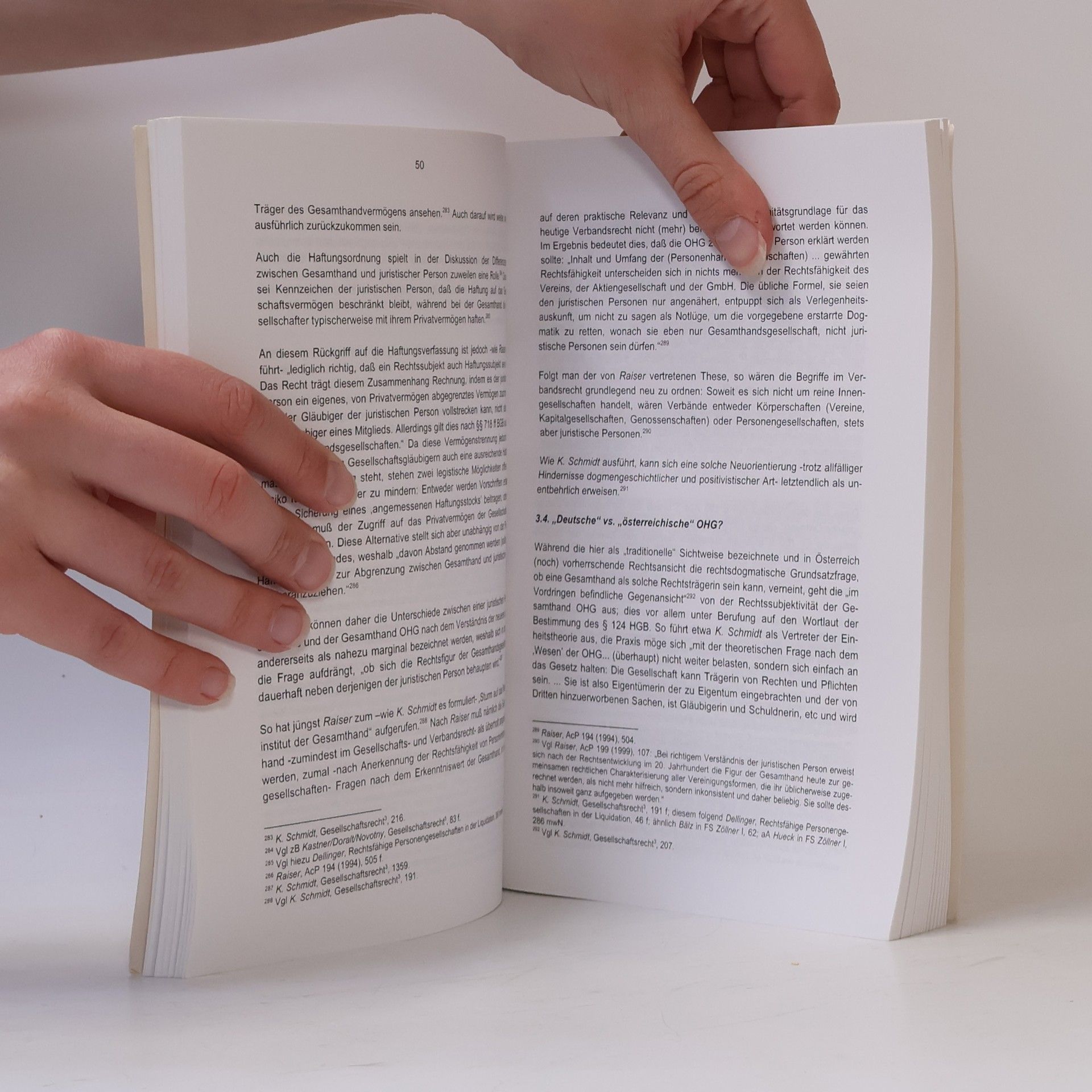 Gerhard Hochedlinger Schriften der Johannes-Kepler-Universität Linz Reihe A - Rechtswissenschaften - 13: Die Übertragung von Gesellschaftsanteilen, Unternehmen und Betrieben bei Personenhandelsgesellschaften unter besonderer Berücksichtigung der Bestimmung des § 142 HGB
