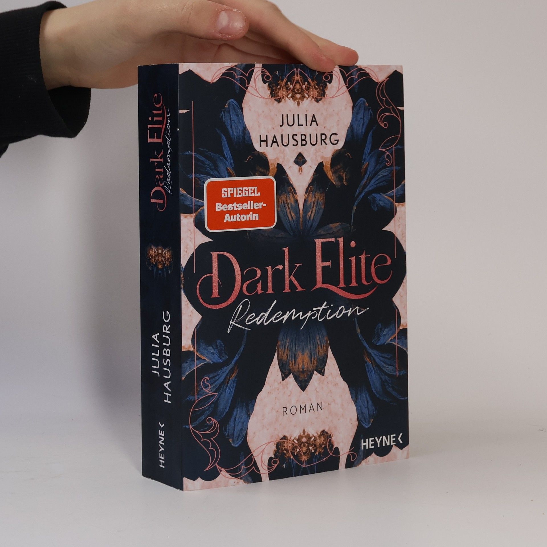 Julia Hausburg Dark Elite - Redemption