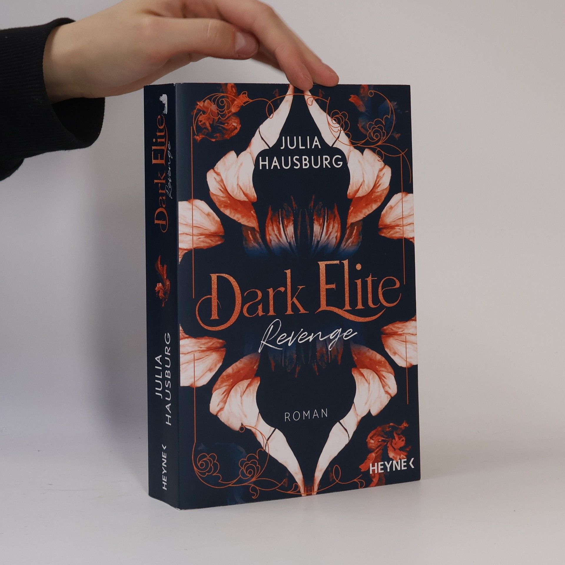 Julia Hausburg Dark Elite – Revenge