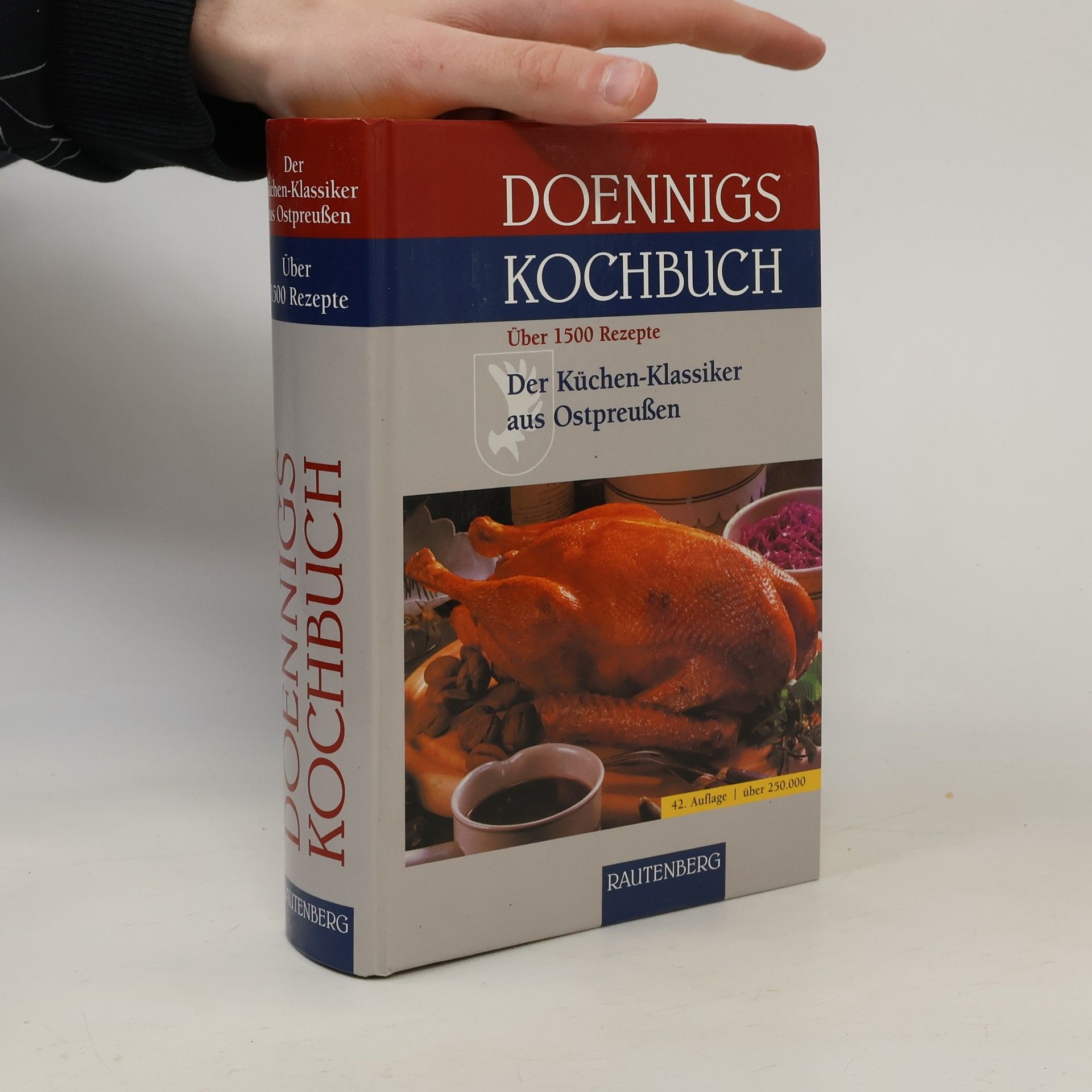 Margarete Doennig Gertrud Brostowski serviert Doennings [Doennigs] Kochbuch