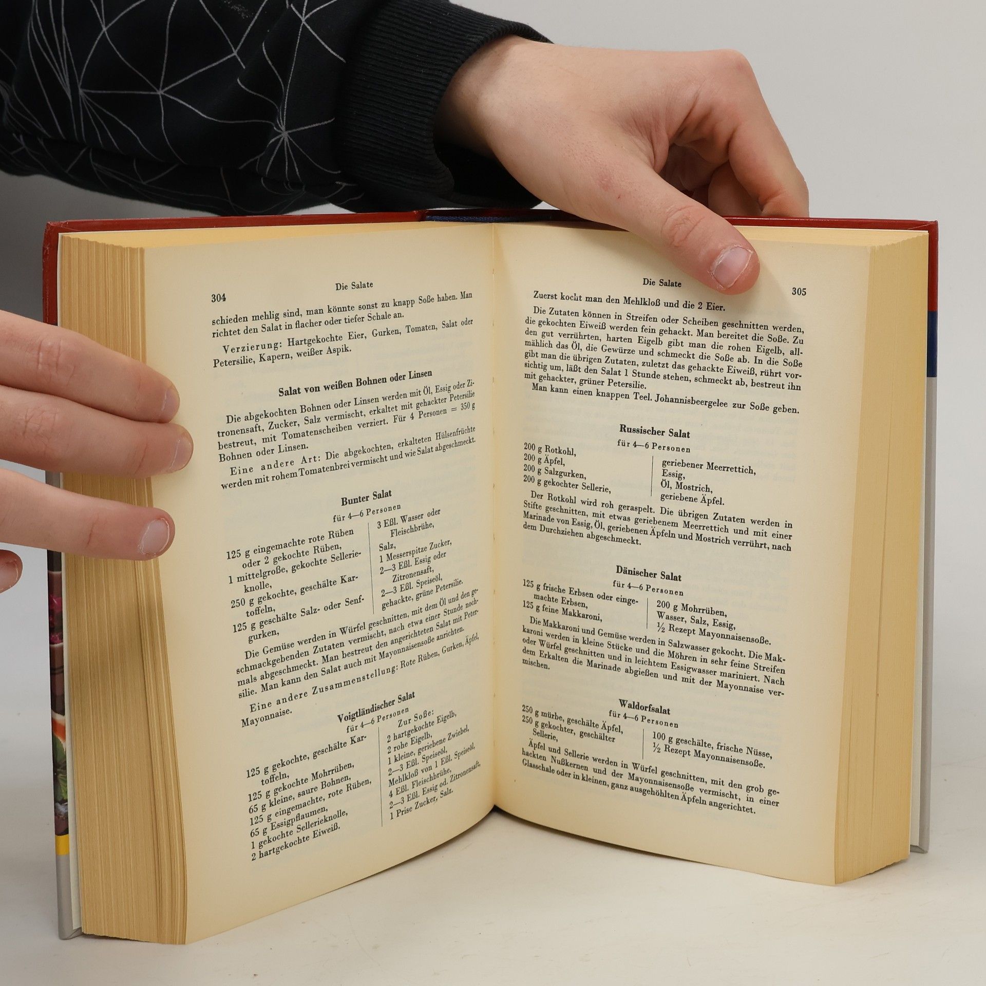 Margarete Doennig Gertrud Brostowski serviert Doennings [Doennigs] Kochbuch