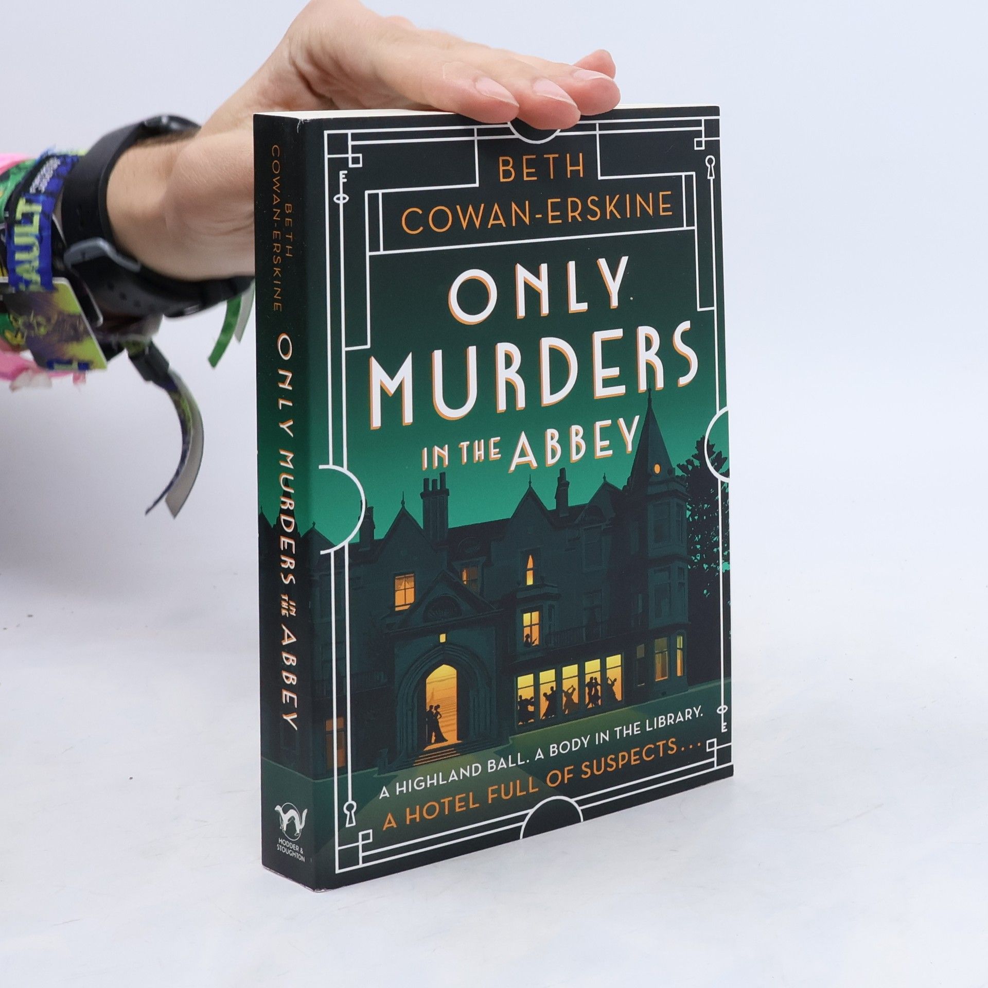 Beth CowanErskine Only Murders in the Abbey
