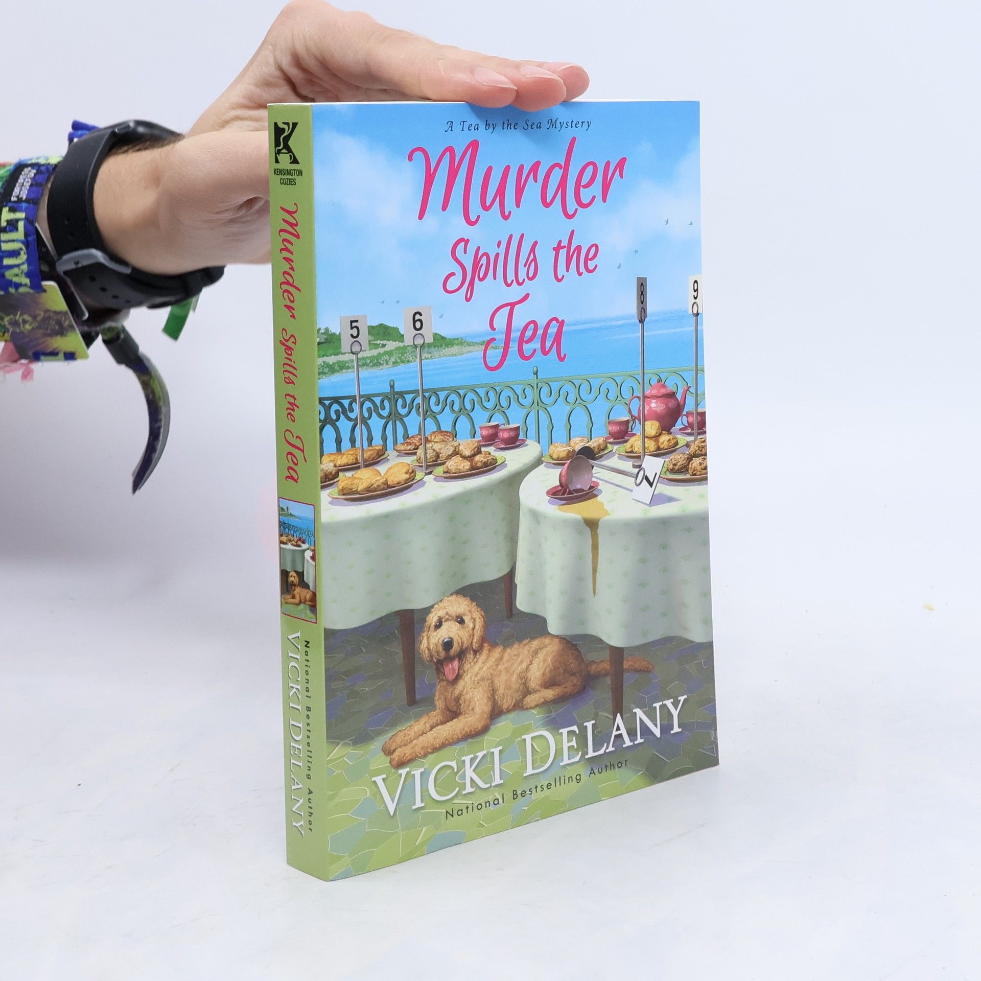 Vicki Delany Murder Spills the Tea