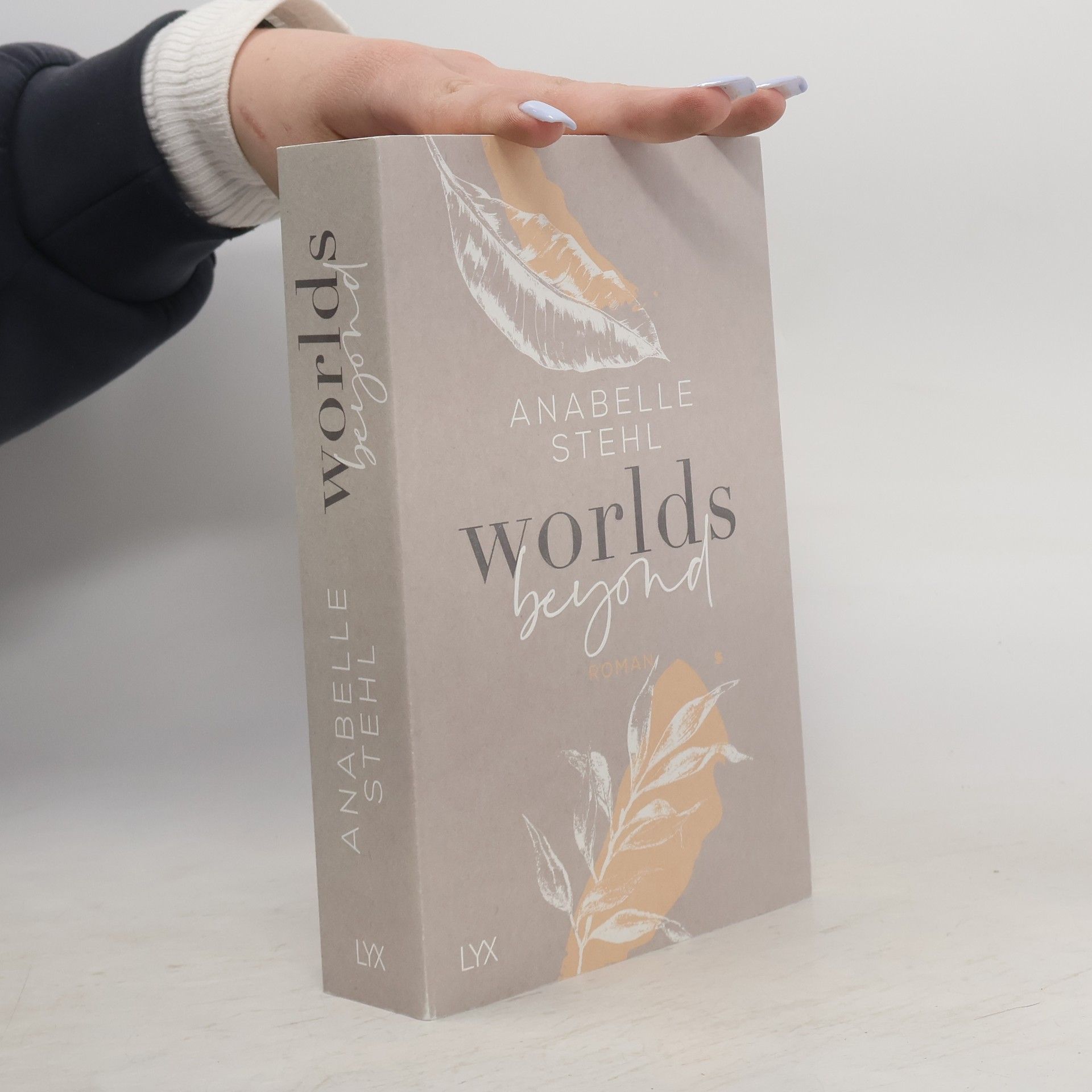 Anabelle Stehl Worlds beyond