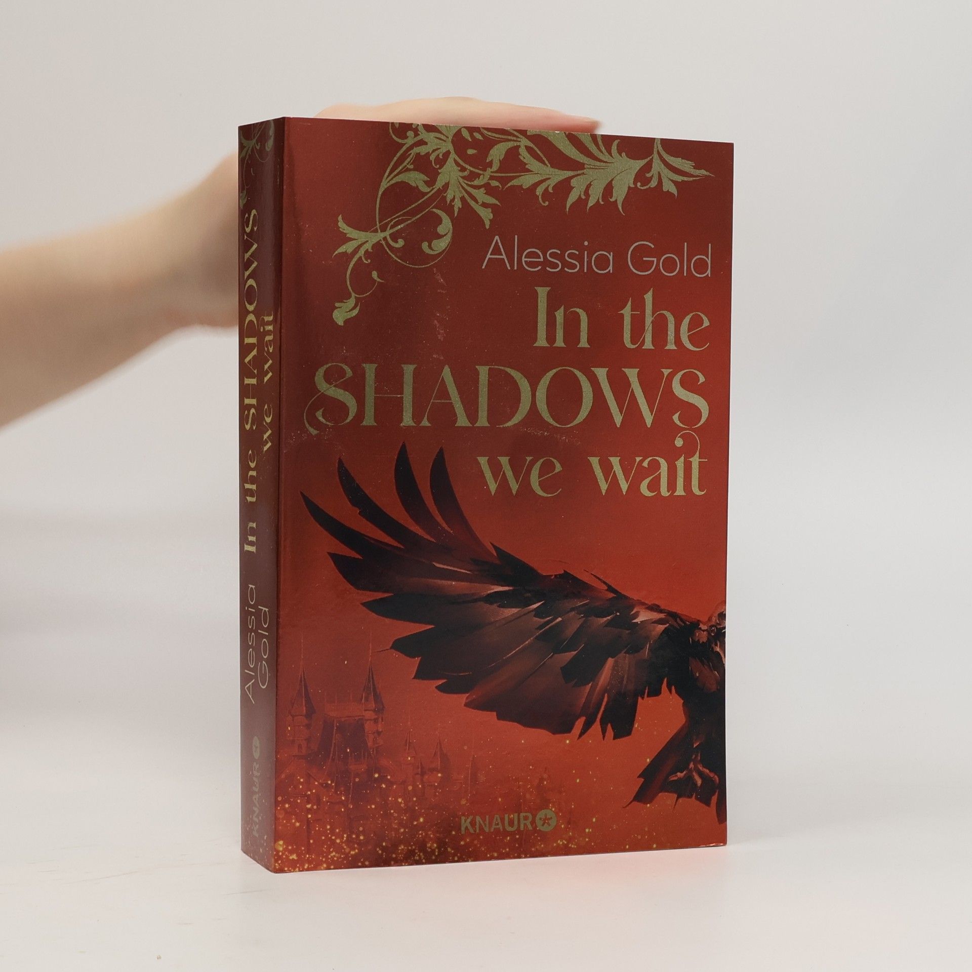 Alessia Gold In the Shadows we wait