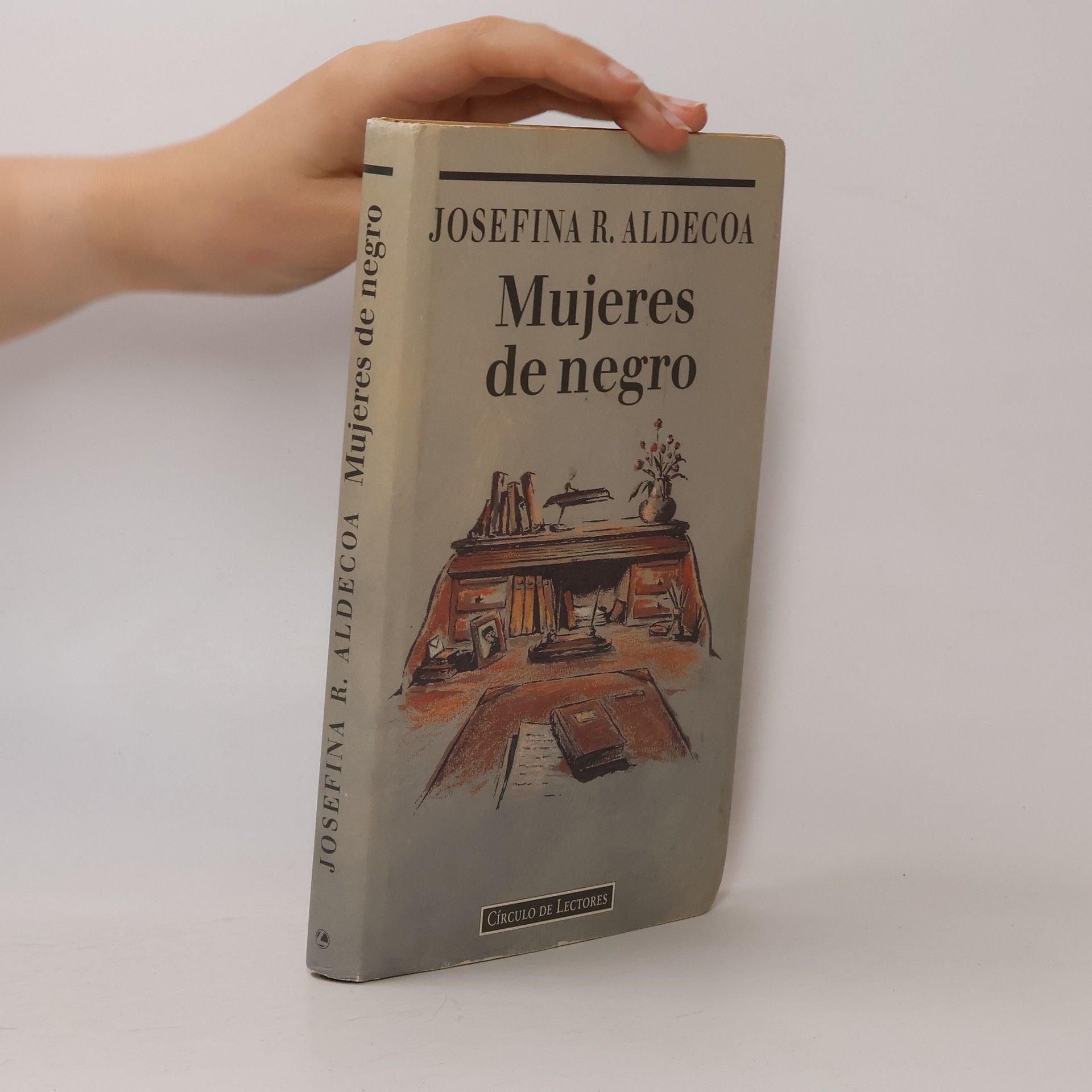 Josefina R. Aldecoa Mujeres de negro