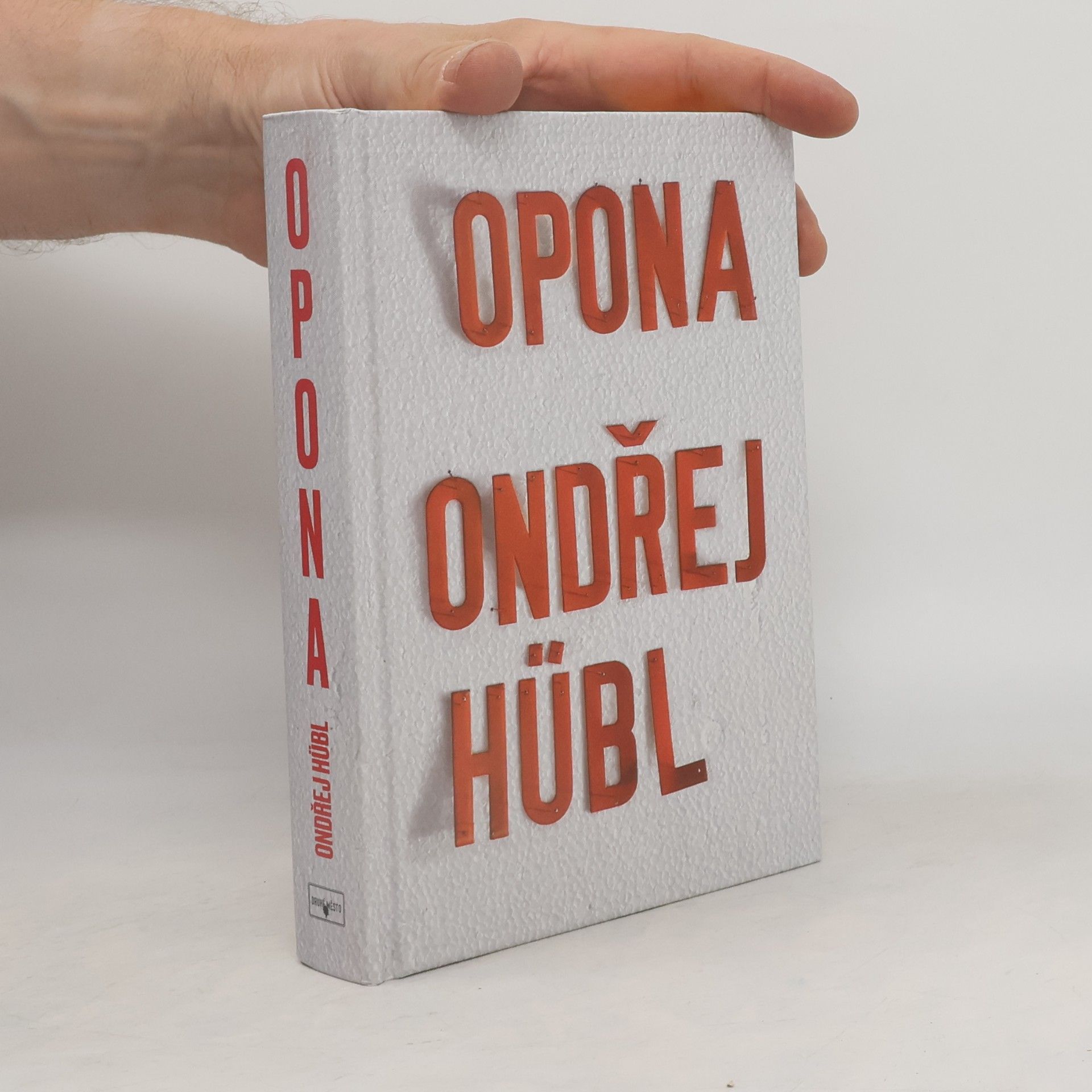 Ondřej Hübl Opona