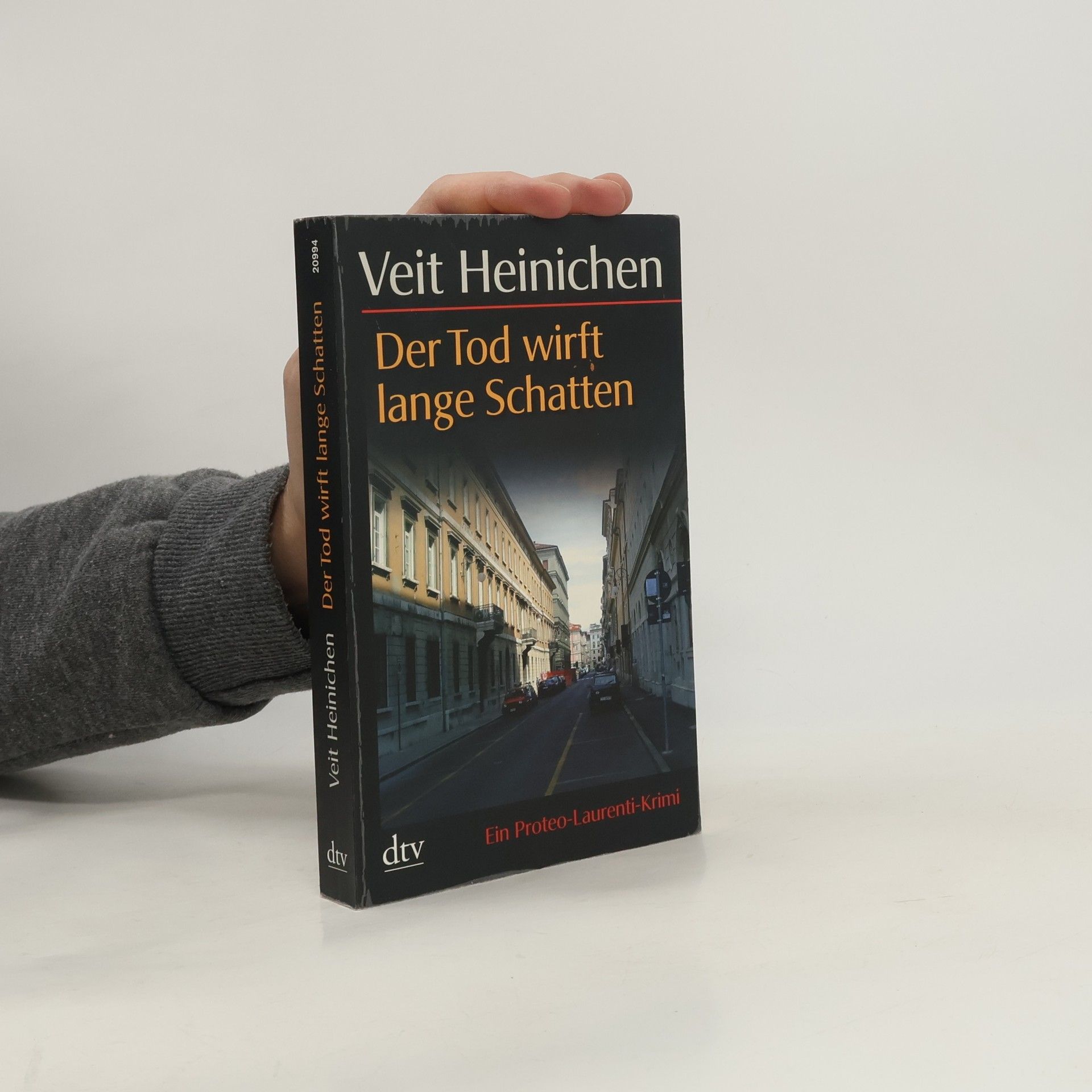 Veit Heinichen Der Tod wirft lange Schatten