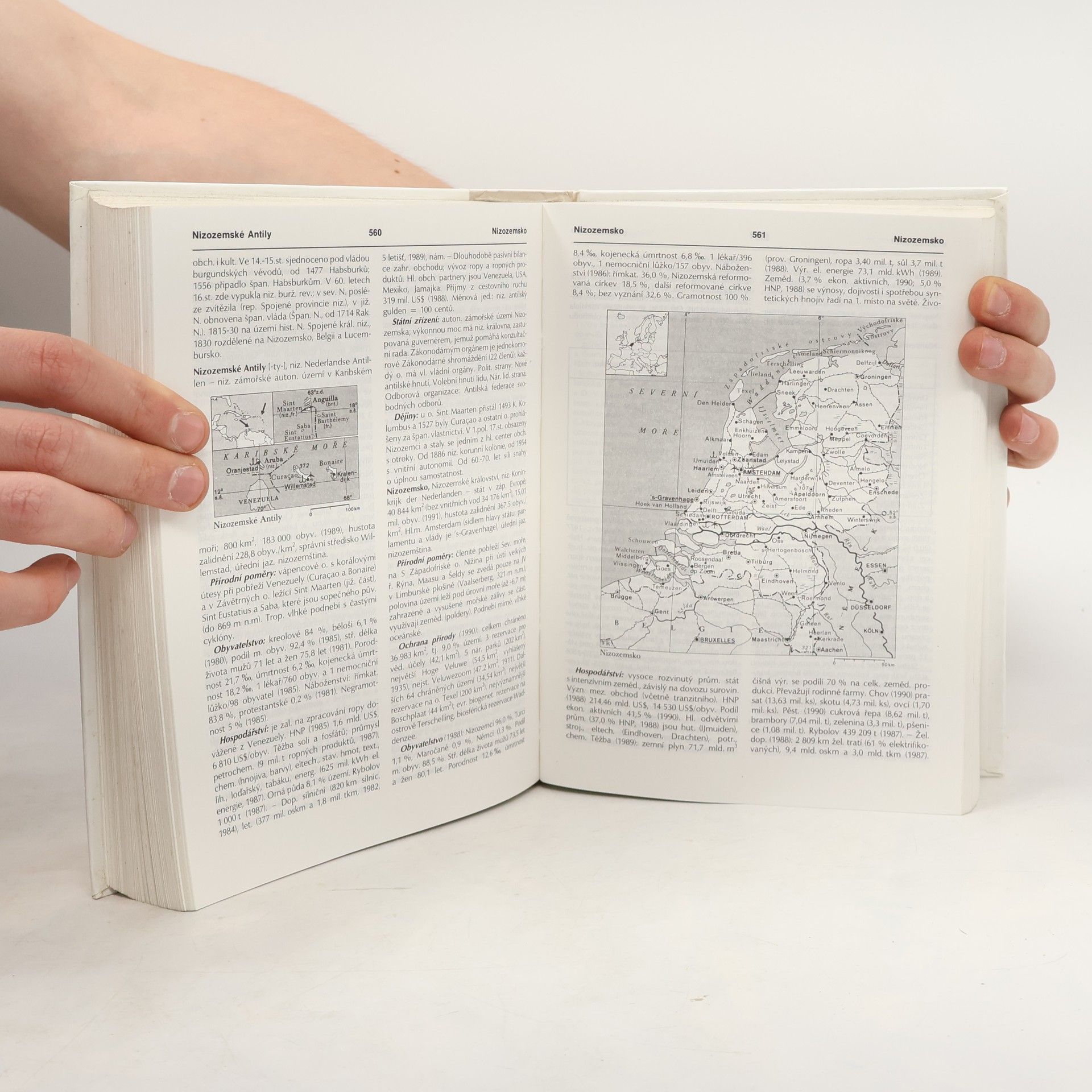 Jiří Strouhal Geografický místopisný slovník světa