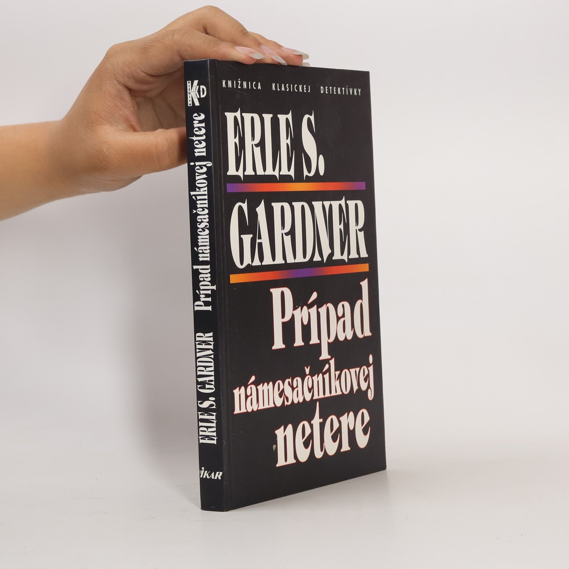 Erle Stanley Gardner Prípad námesačníkovej netere