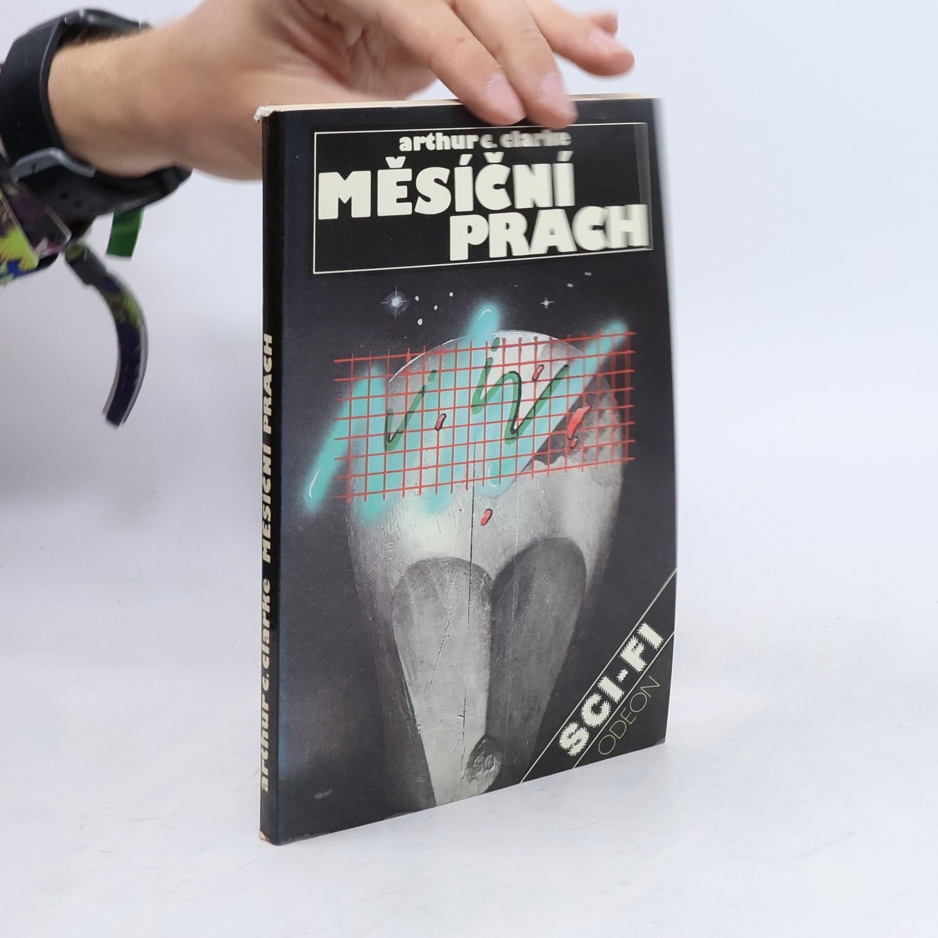 Arthur C. Clarke Měsíční prach