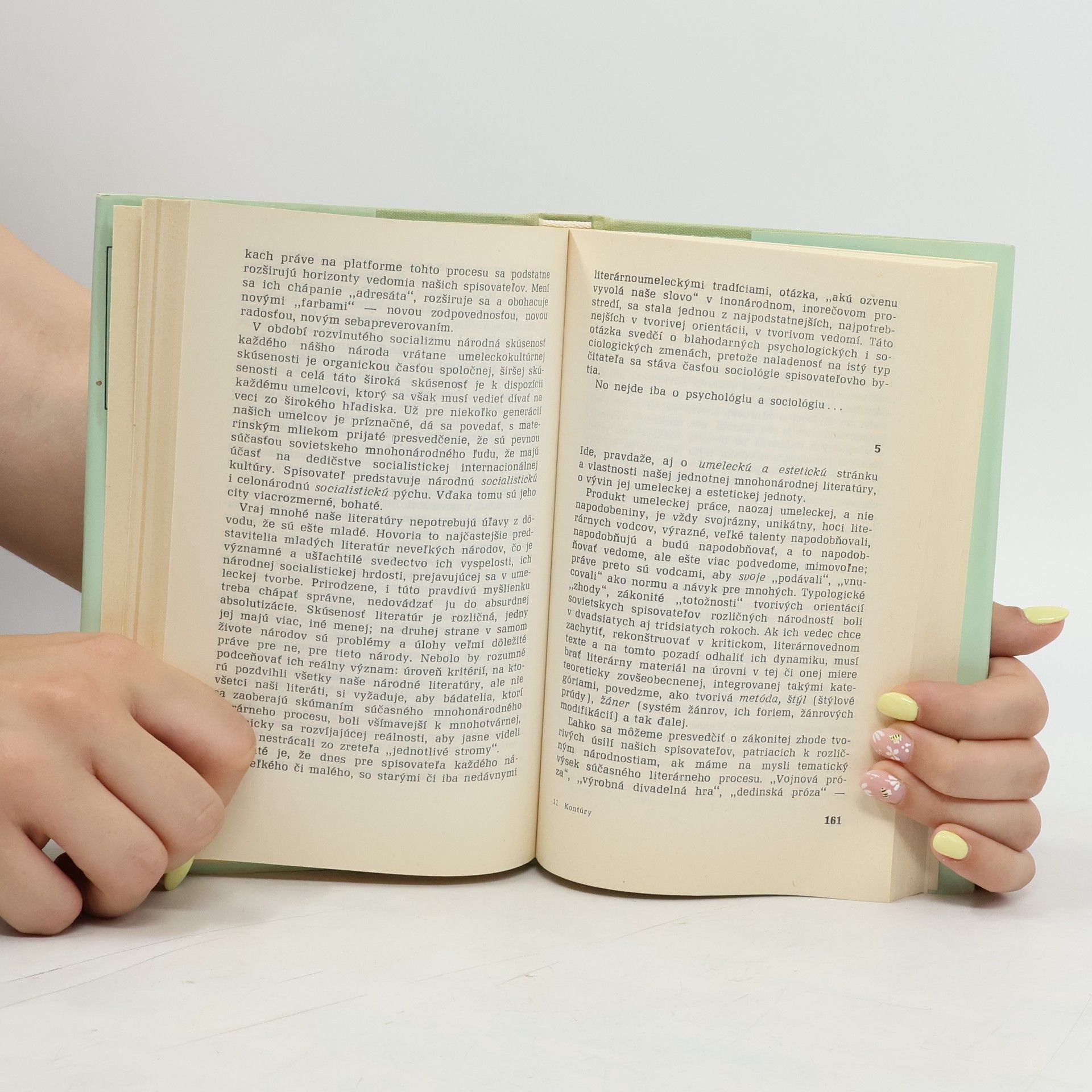 Jurij Ivanovič Surovcev Kontury literárneho procesu