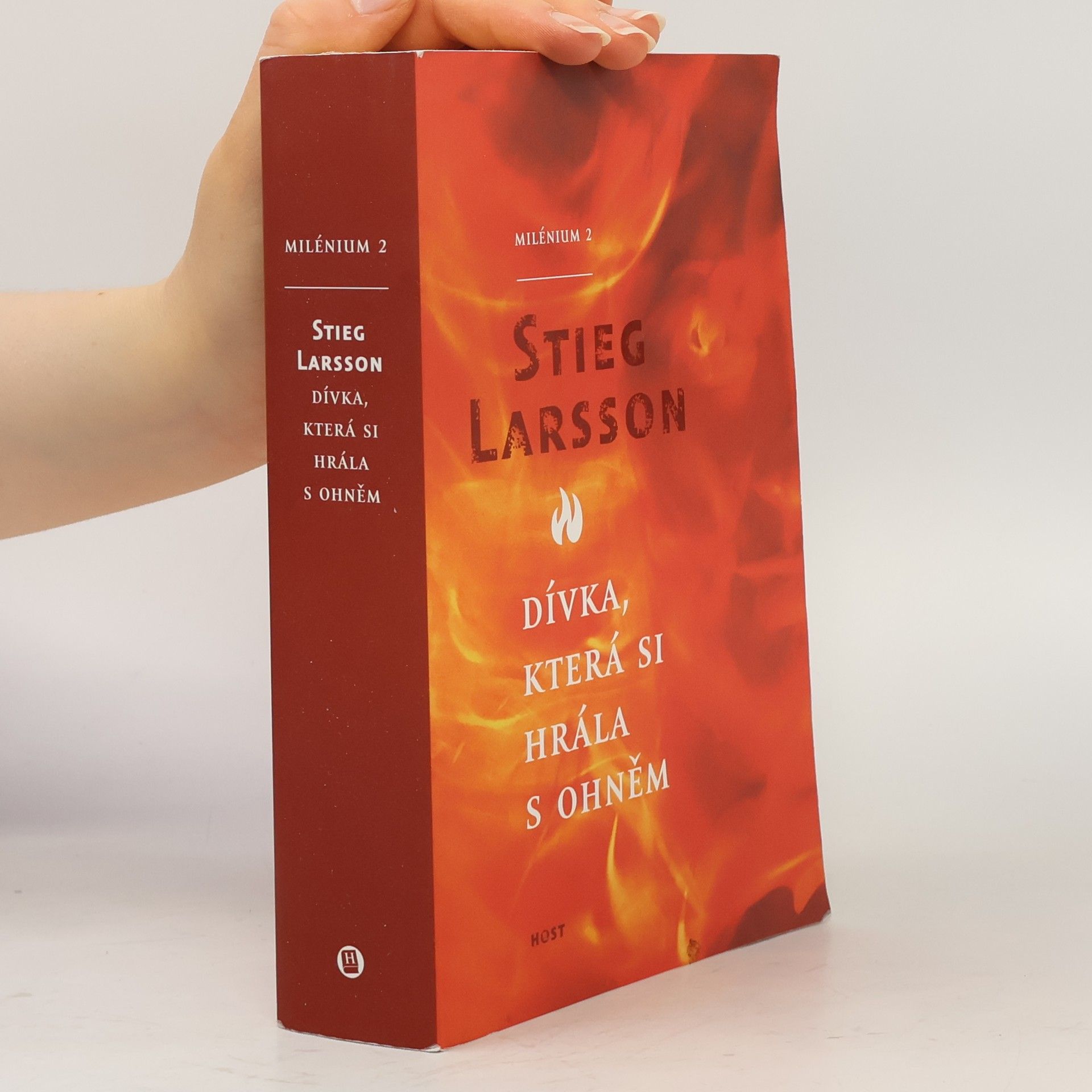 Stieg Larsson Dívka, která si hrála s ohněm
