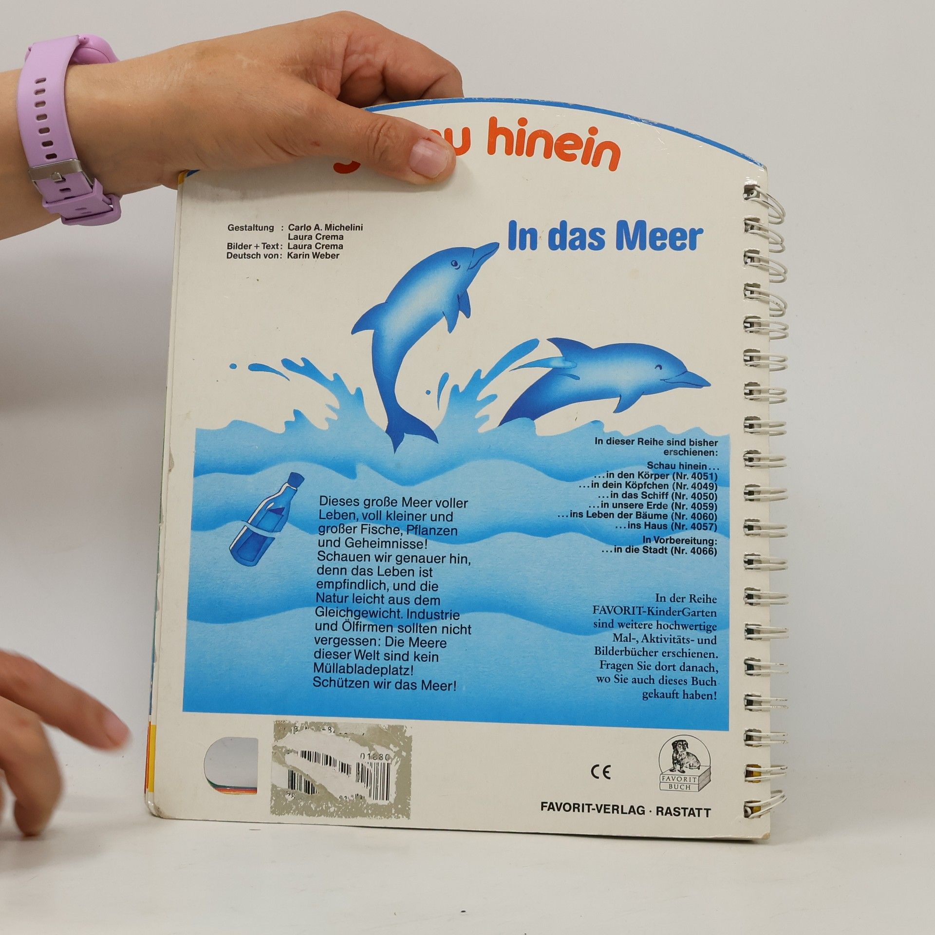 Laura Crema Schau hinein in das Meer