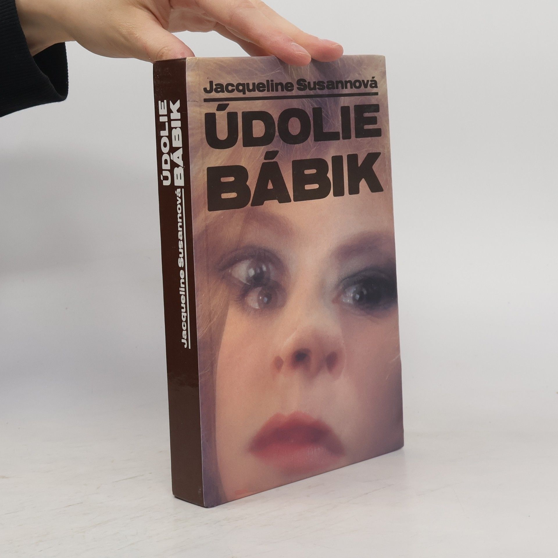 Jacqueline Susann Údolie bábik